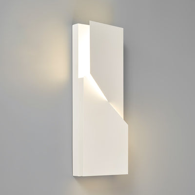 Wynor Shadows Grand Sconce Wall Lamp