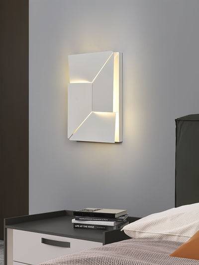 Arthaen Shadows Grand Sconce Wall lamp