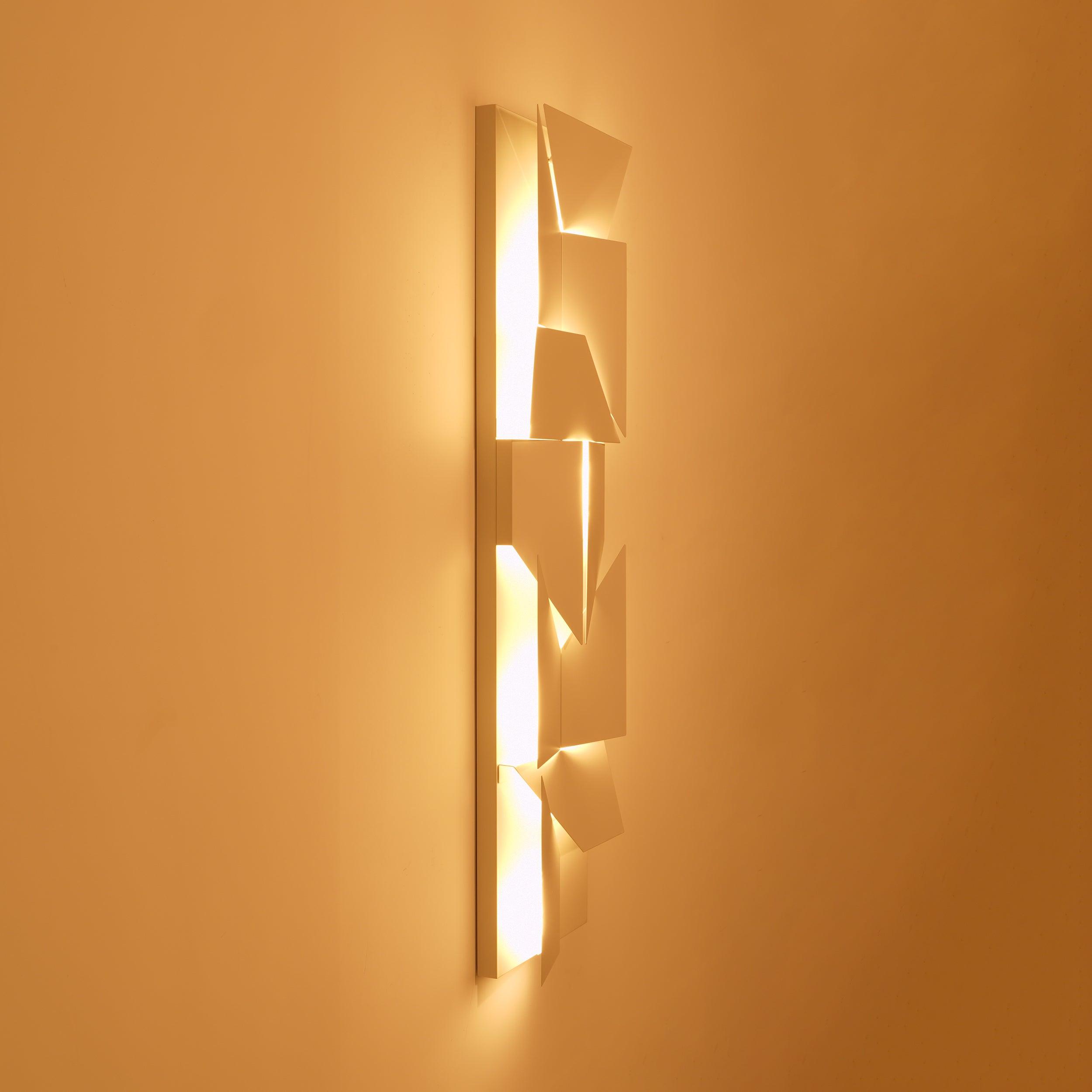 Arthaen Shadows Grand Sconce Wall lamp