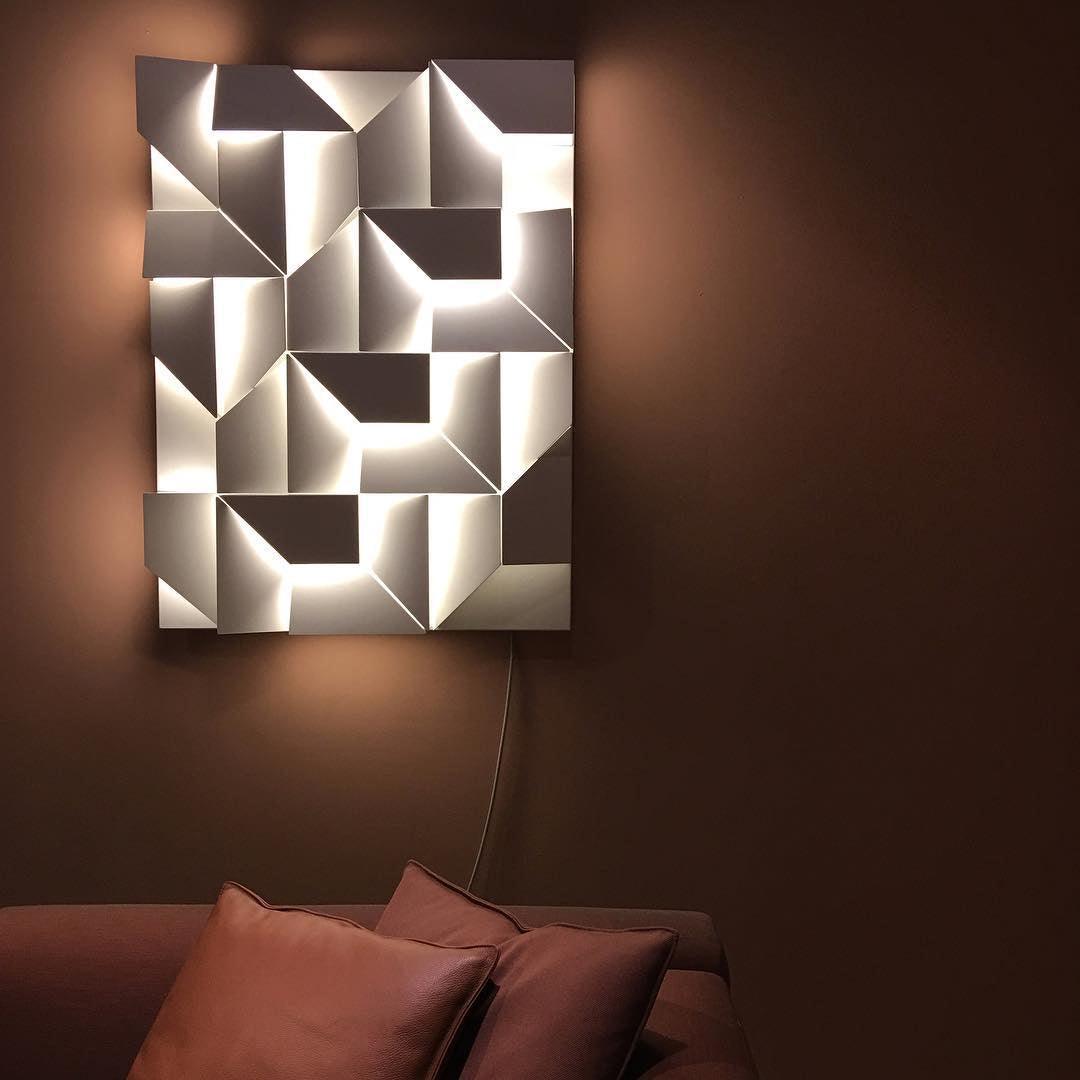 Arthaen Shadows Grand Sconce Wall lamp