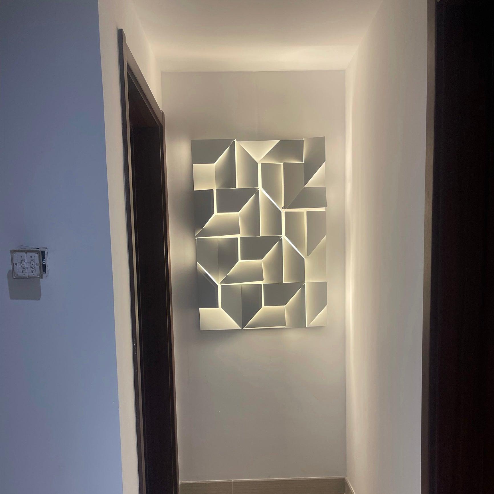 Arthaen Shadows Grand Sconce Wall lamp