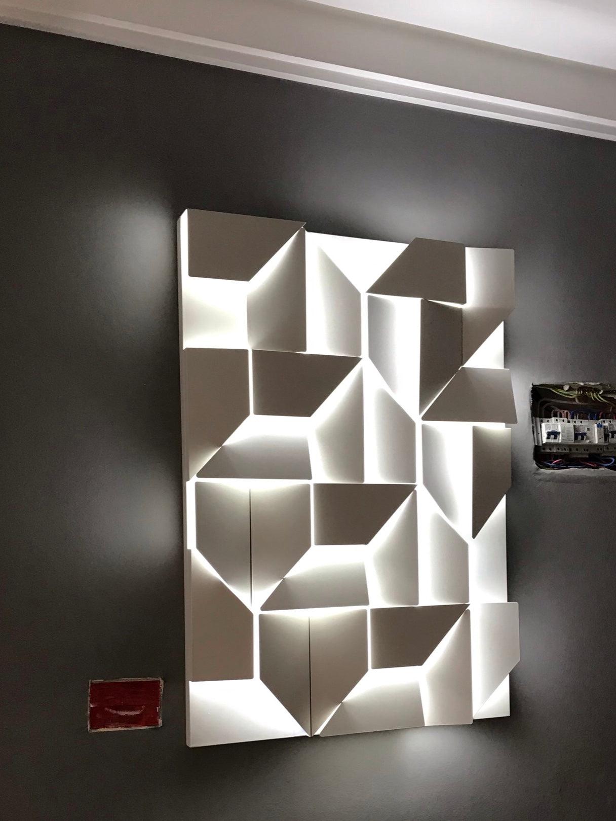 Wynor Shadows Grand Sconce Wall Lamp