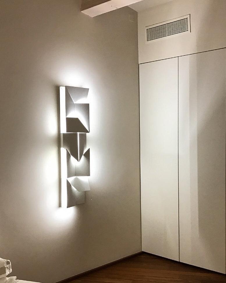 Arthaen Shadows Grand Sconce Wall lamp