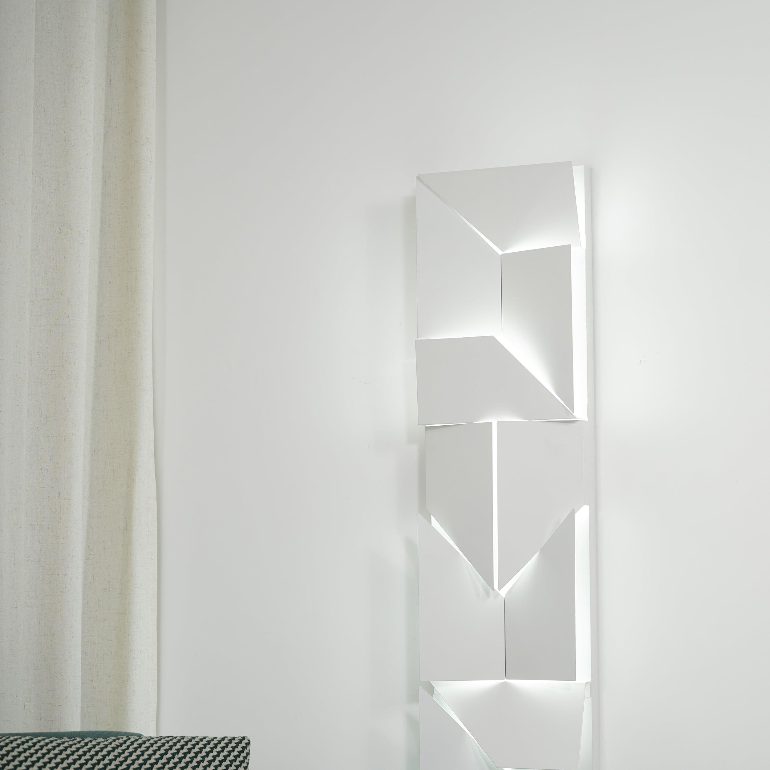 Arthaen Shadows Grand Sconce Wall lamp