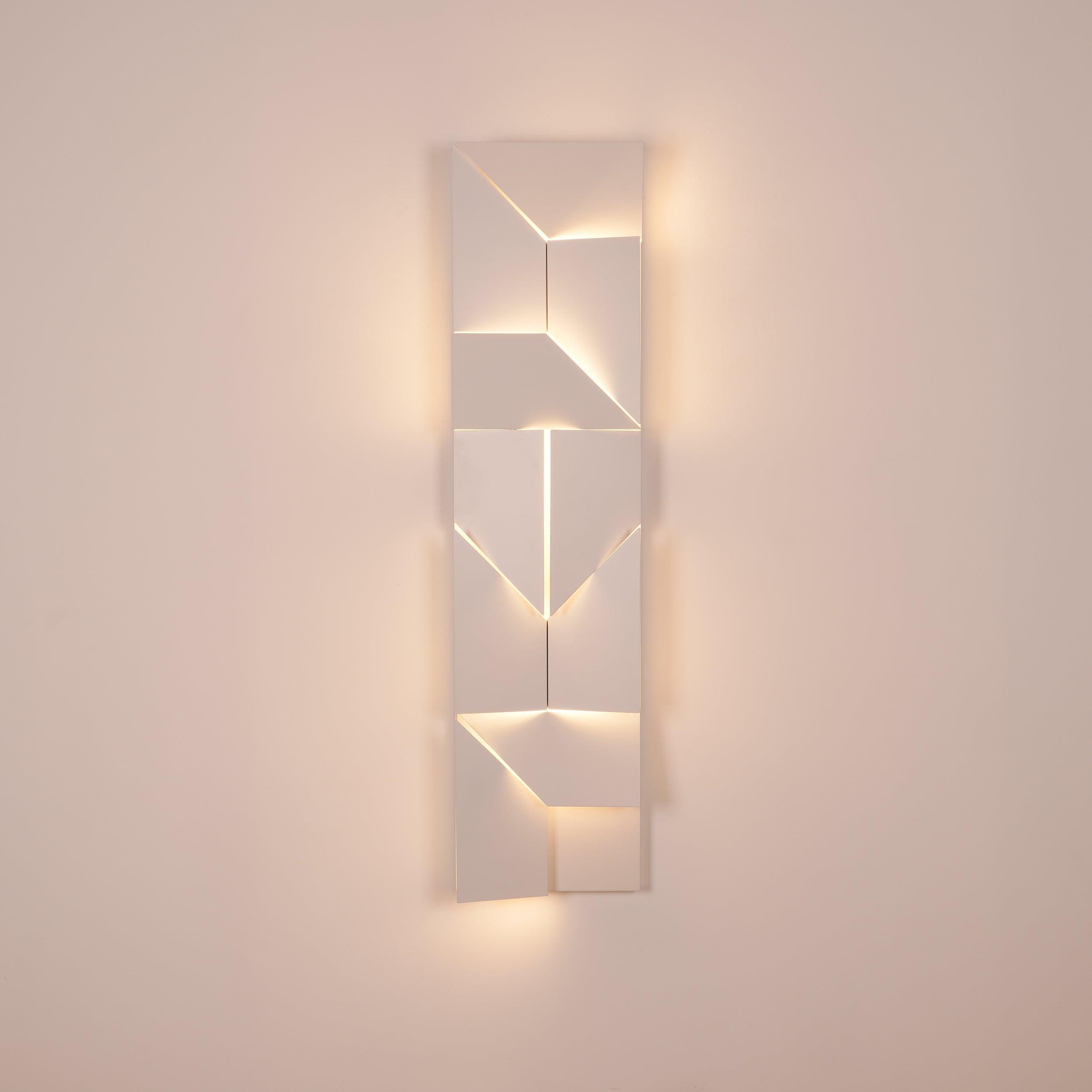 Arthaen Shadows Grand Sconce Wall lamp