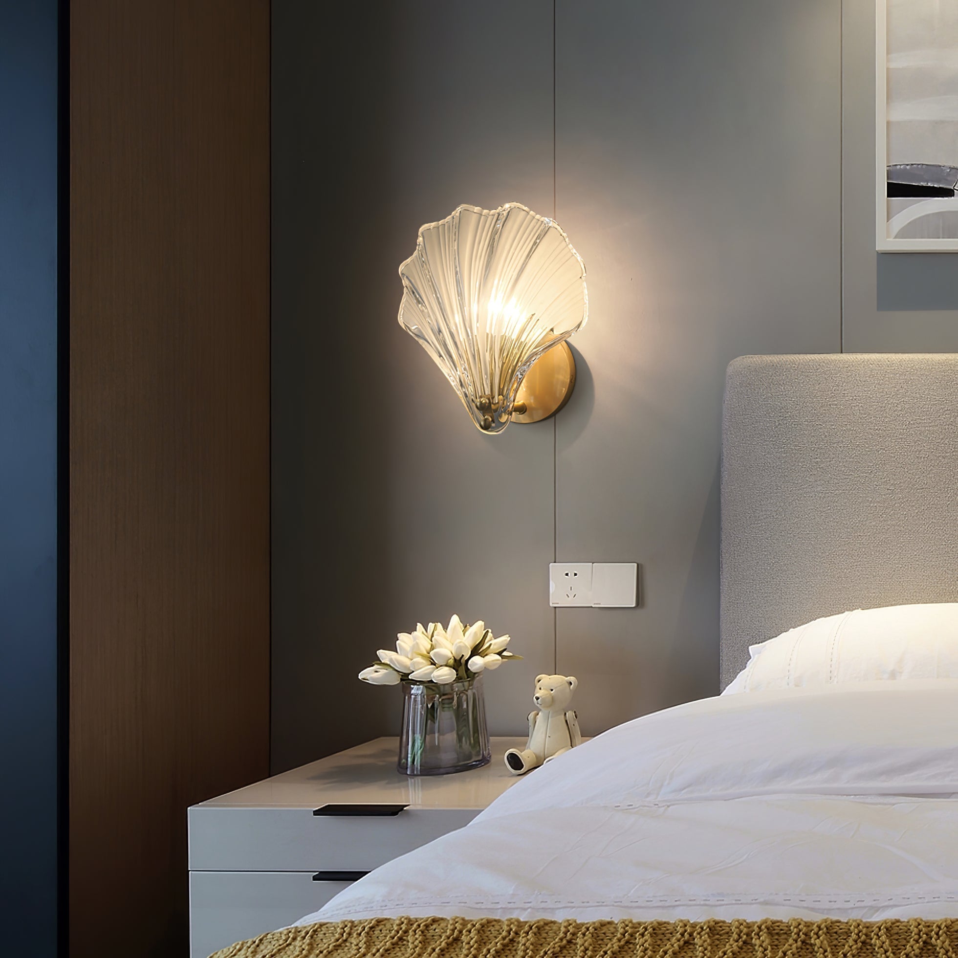 Neo Premium Elegance Brass Glass Wall Light