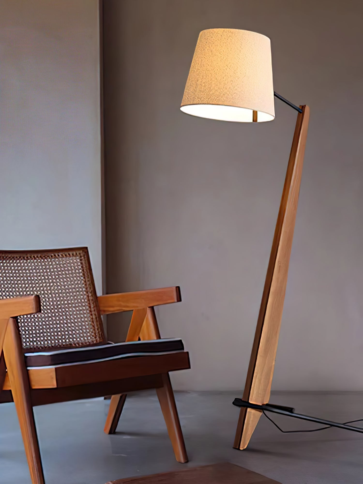 Vyran Wood Fabric Floor Lamp