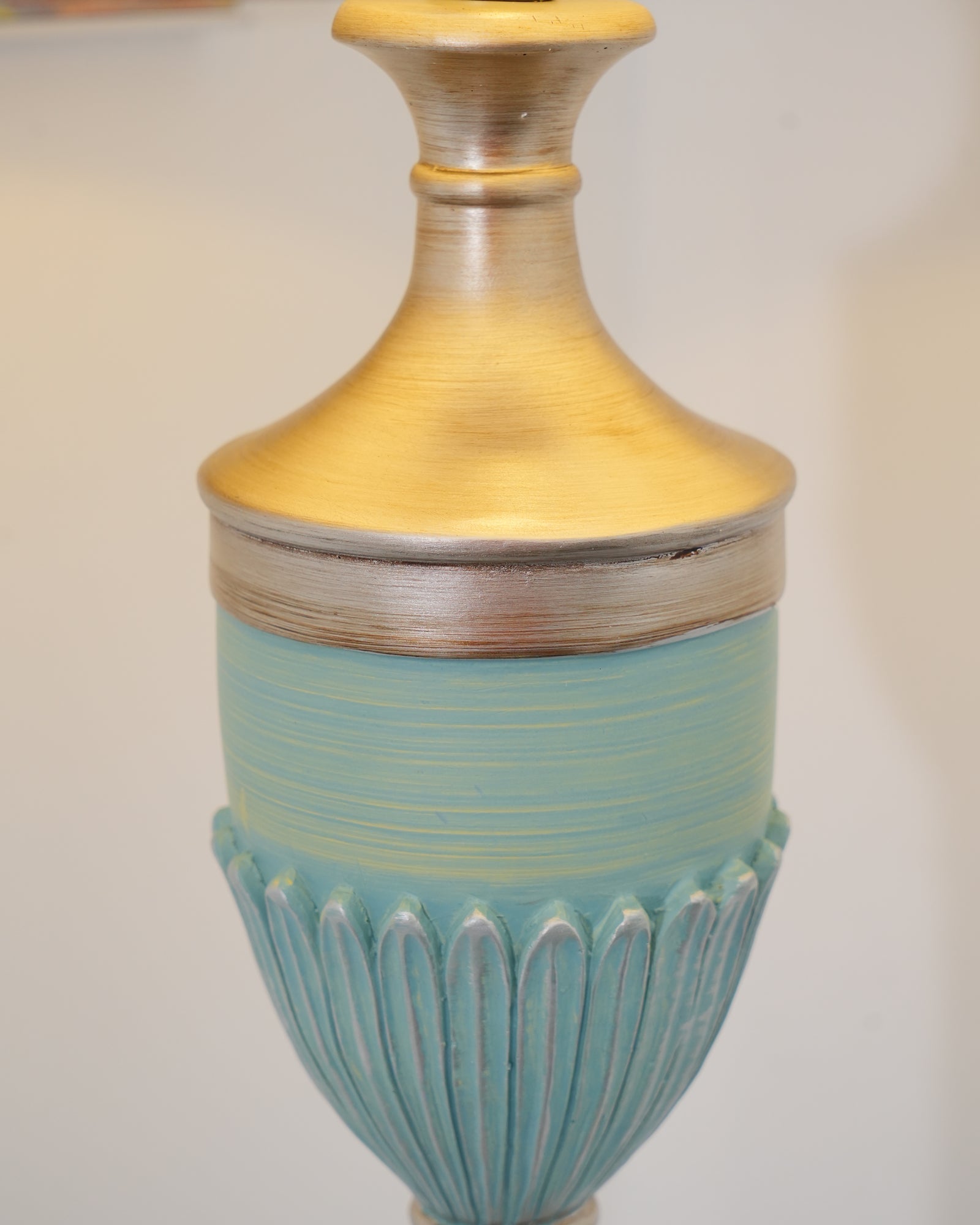 Niraaya Vintage Resin Floor Lamp