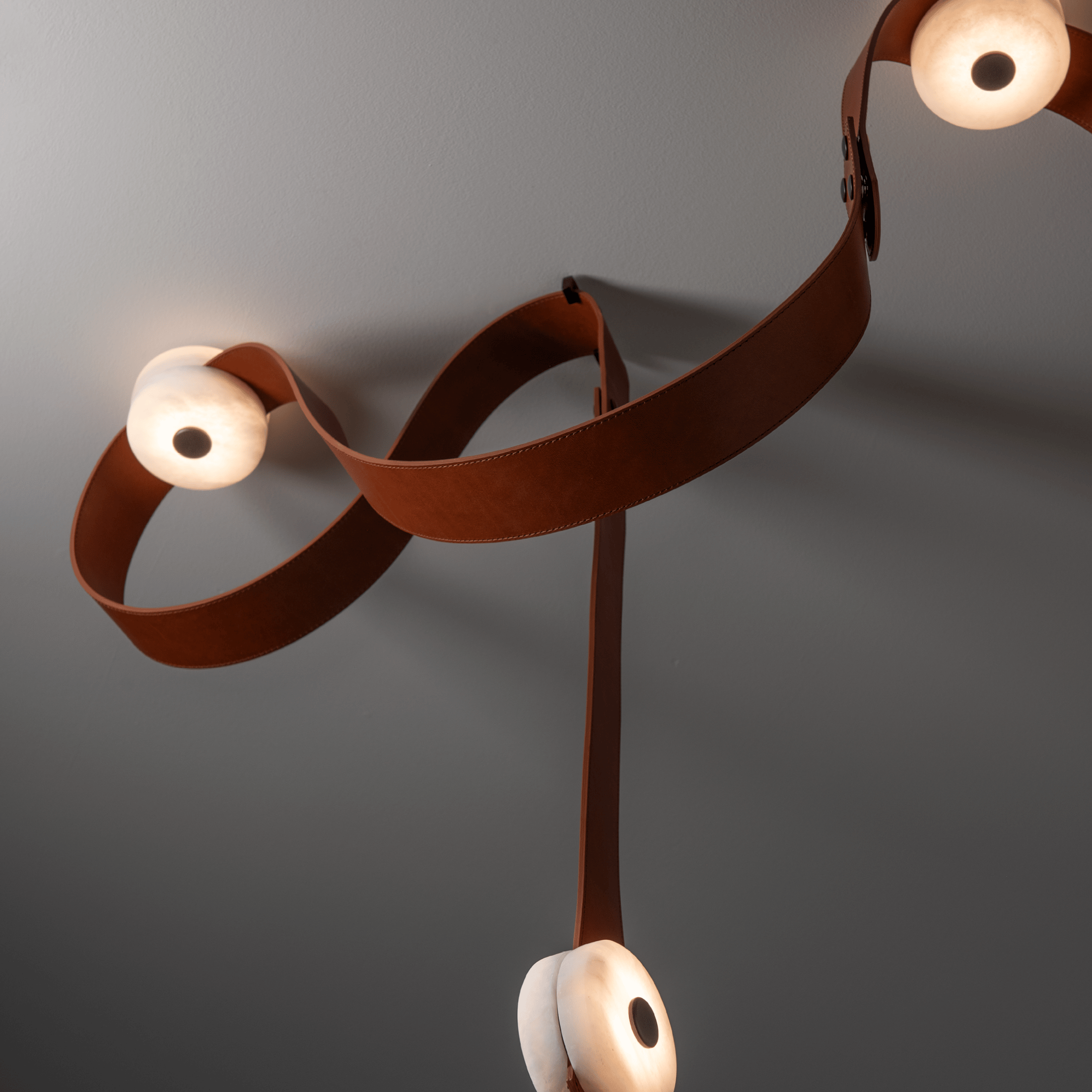 Seliine Floor-to-Ceiling Lamp