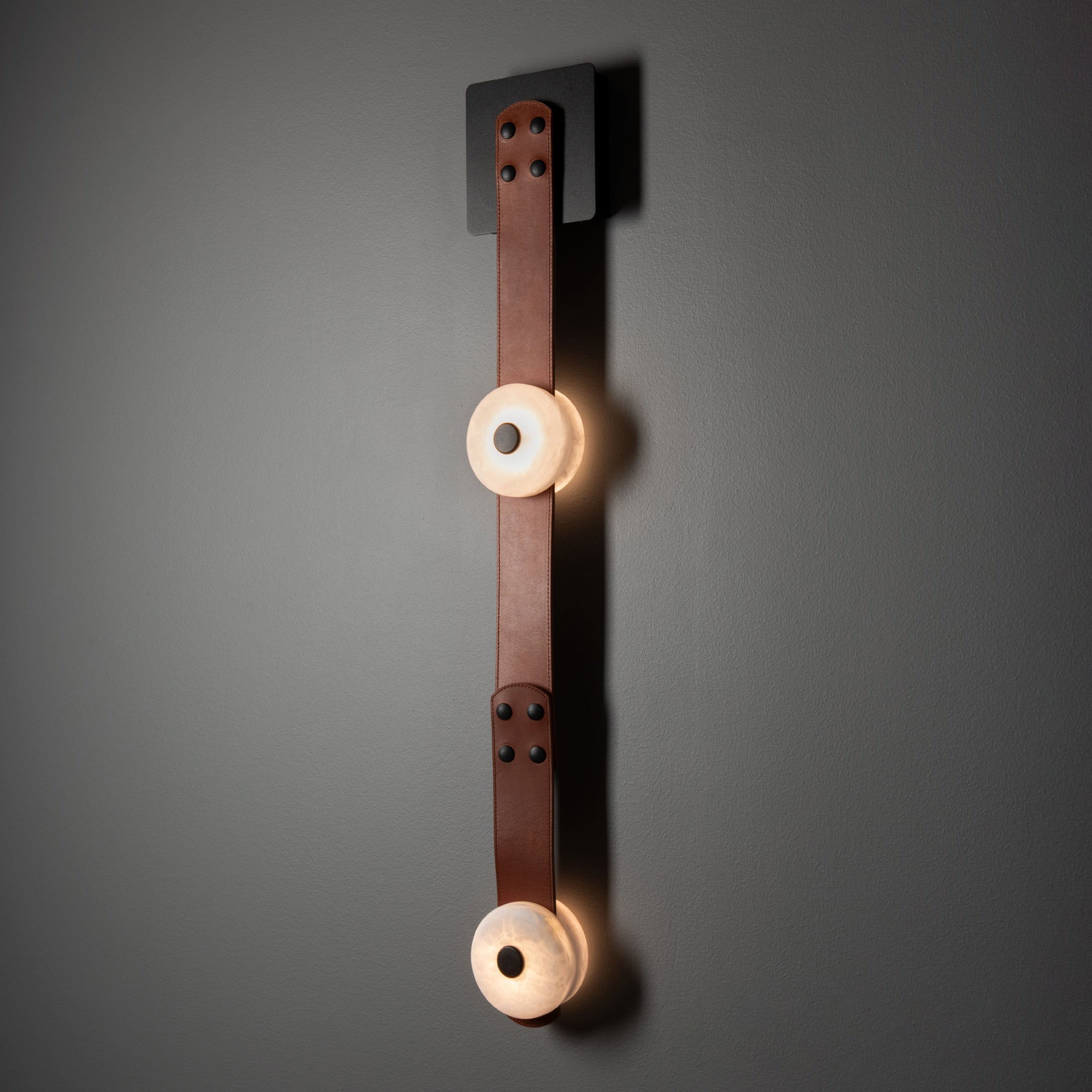 Eirerora Alabaster Wall Lamp