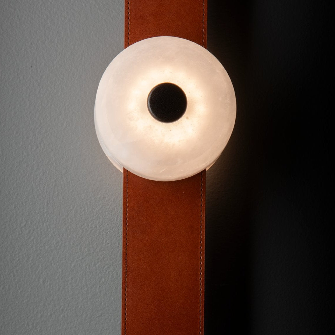 Eirerora Alabaster Wall Lamp