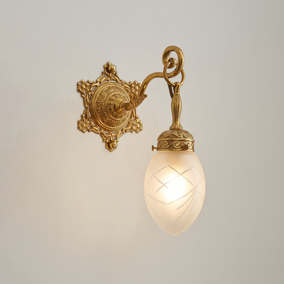 Varessa Classic Wall Lamp