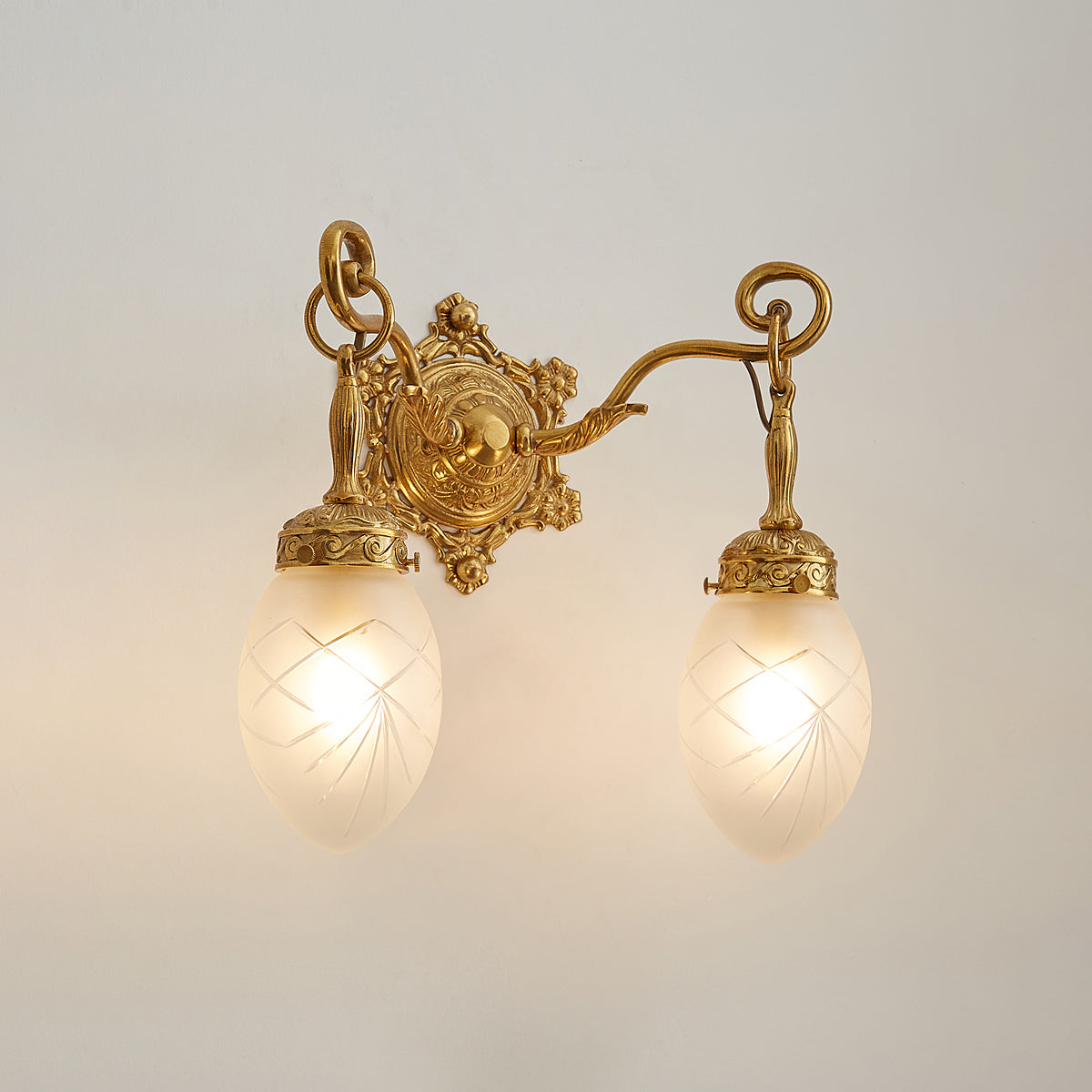 Varessa Classic Wall Lamp