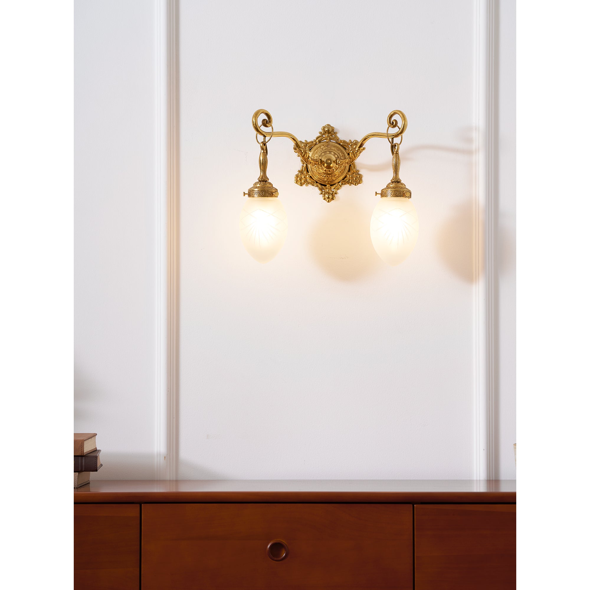 Varessa Classic Wall Lamp
