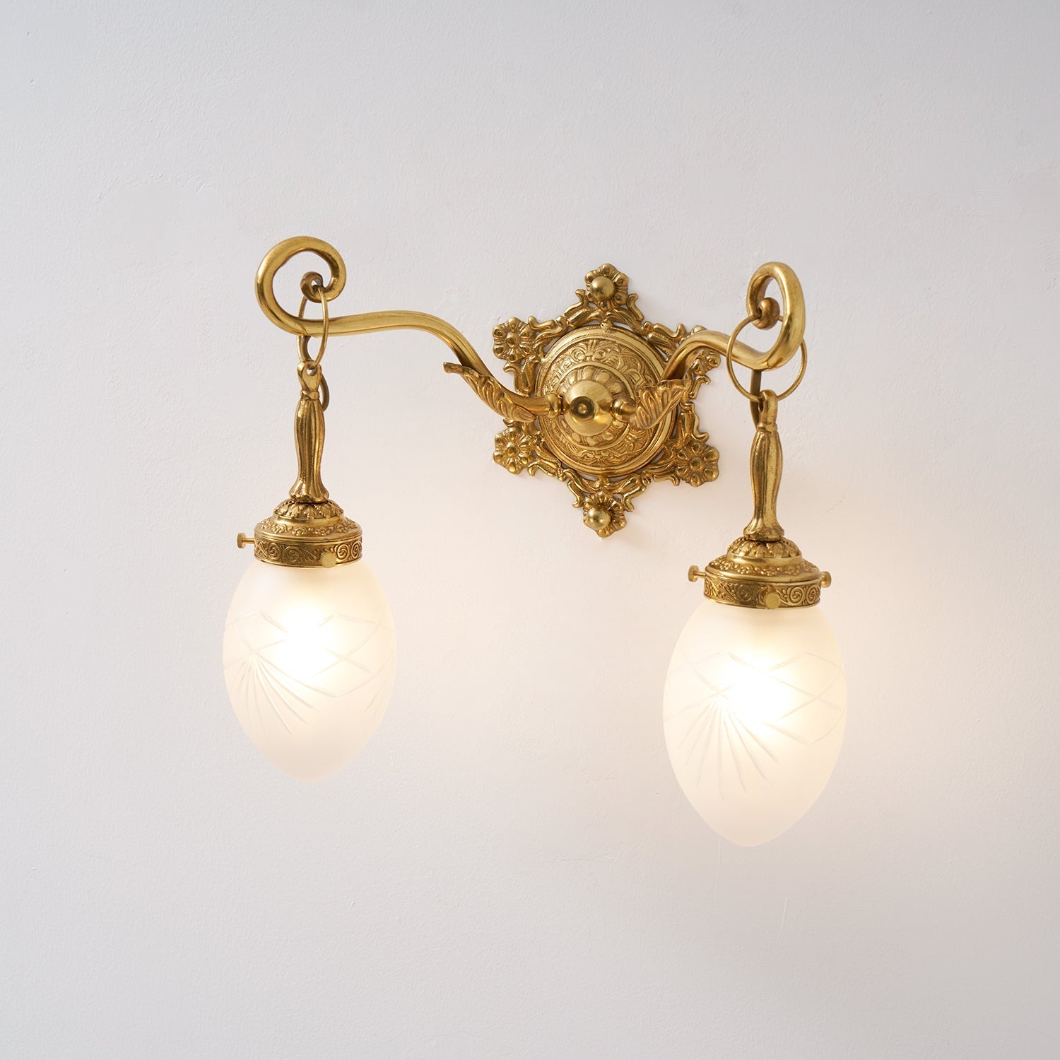 Varessa Classic Wall Lamp