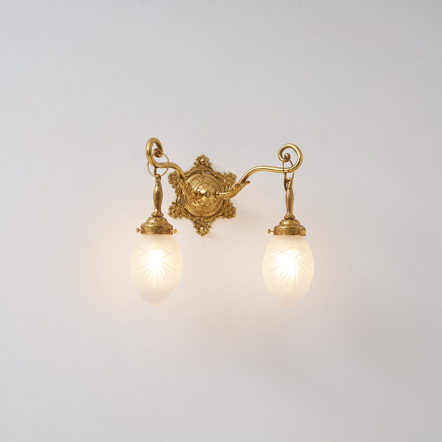 Varessa Classic Wall Lamp