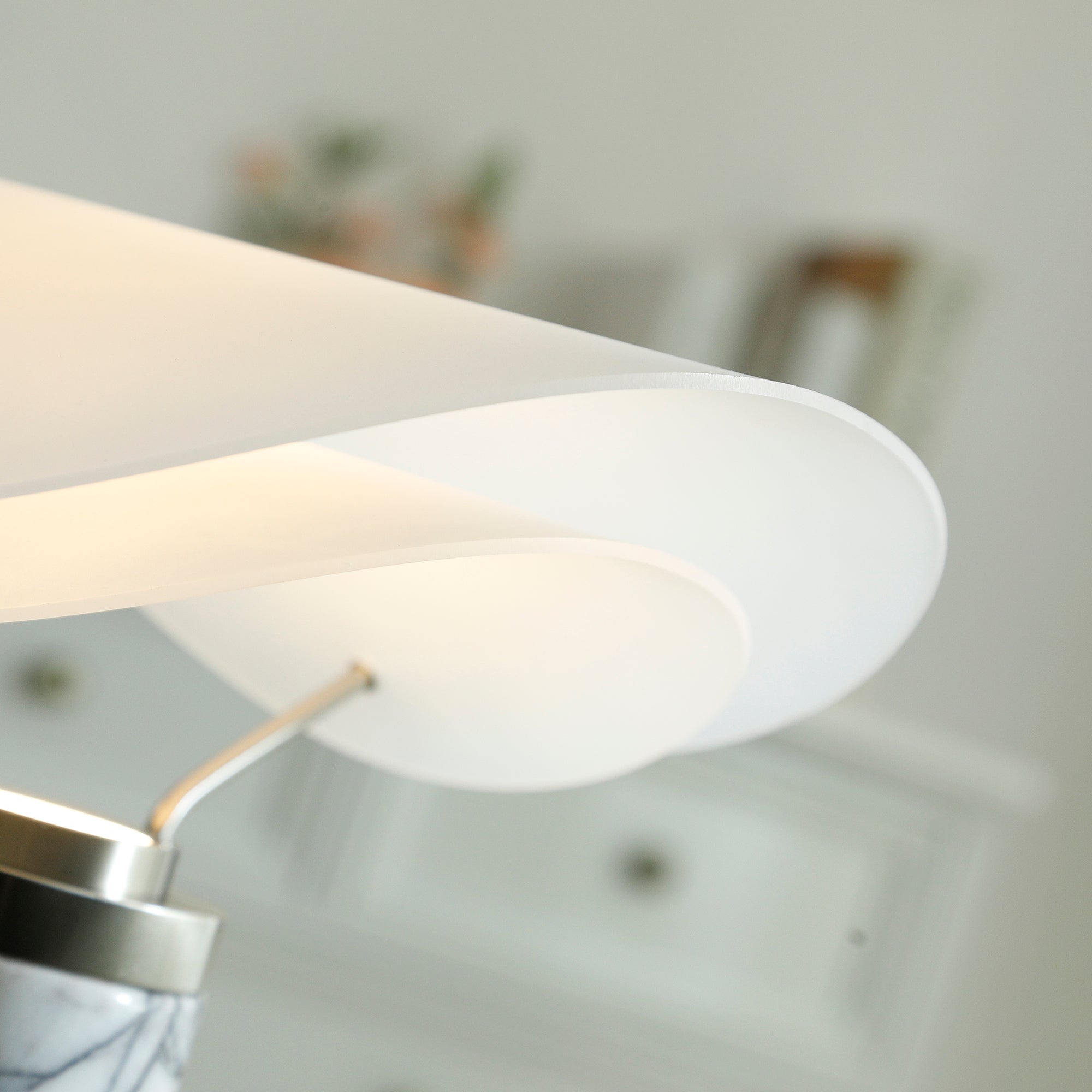 Lioraraine Table Lamp