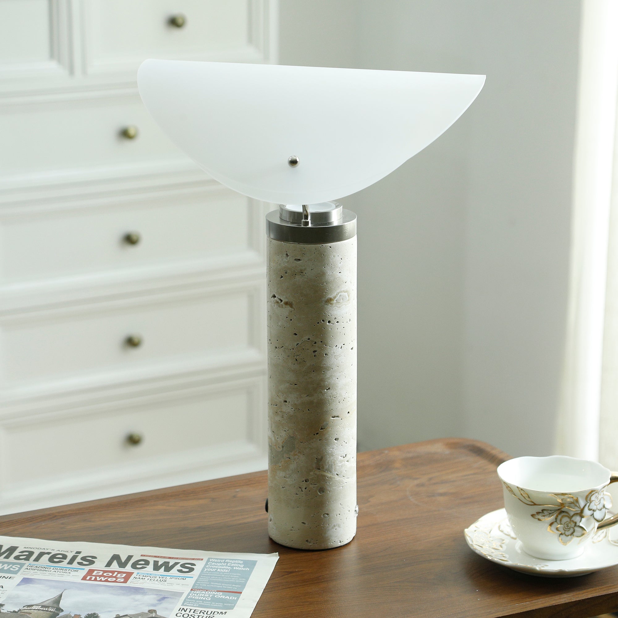 Lioraraine Table Lamp