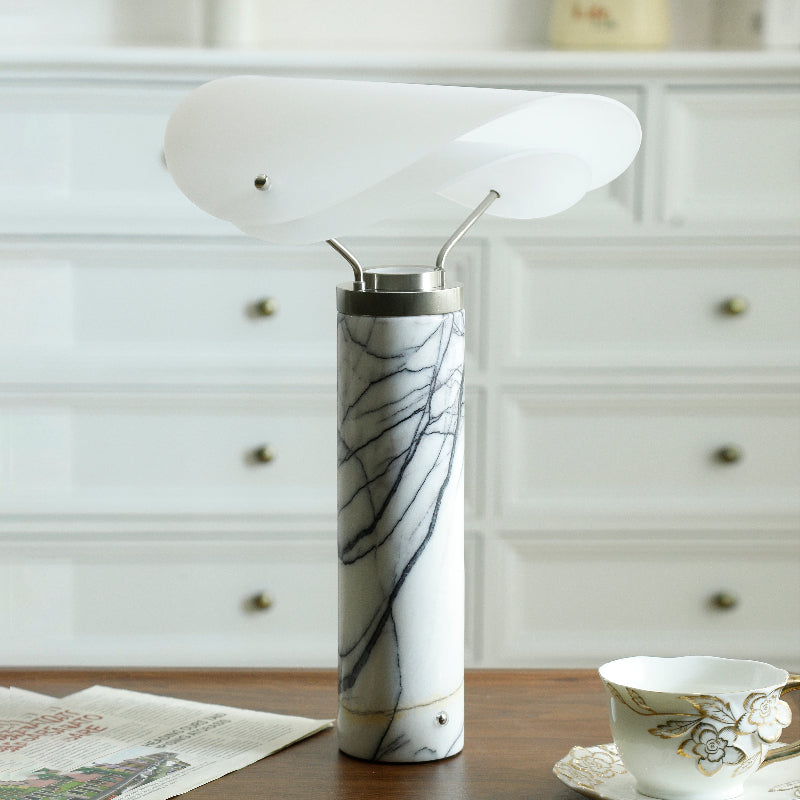 Lioraraine Table Lamp