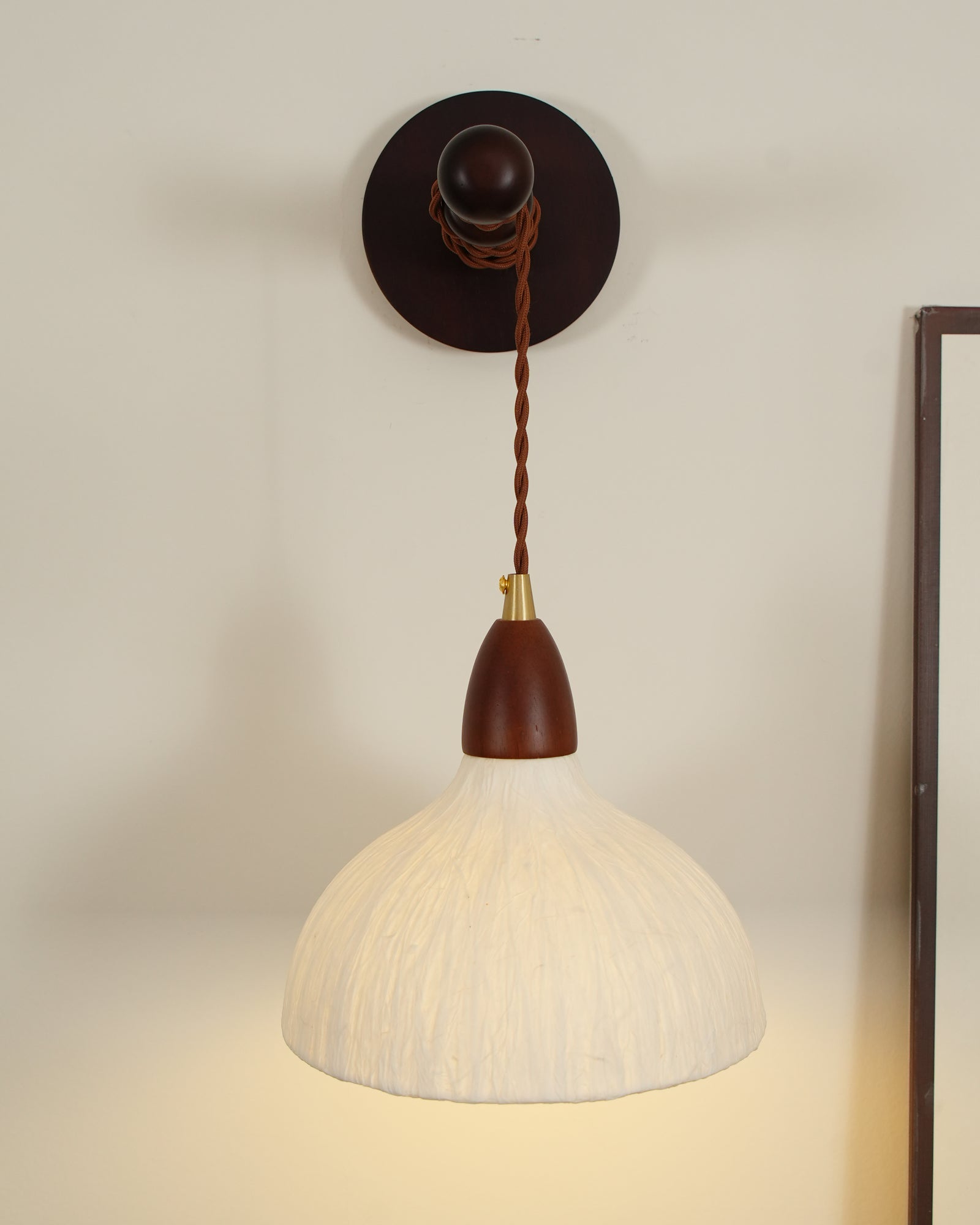Vitheos Elegance Natural Walnut Wood Wall Lamp