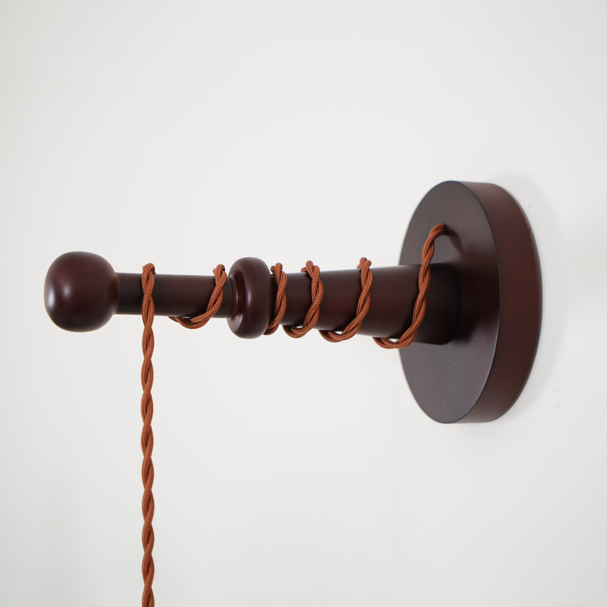 Vitheos Elegance Natural Walnut Wood Wall Lamp