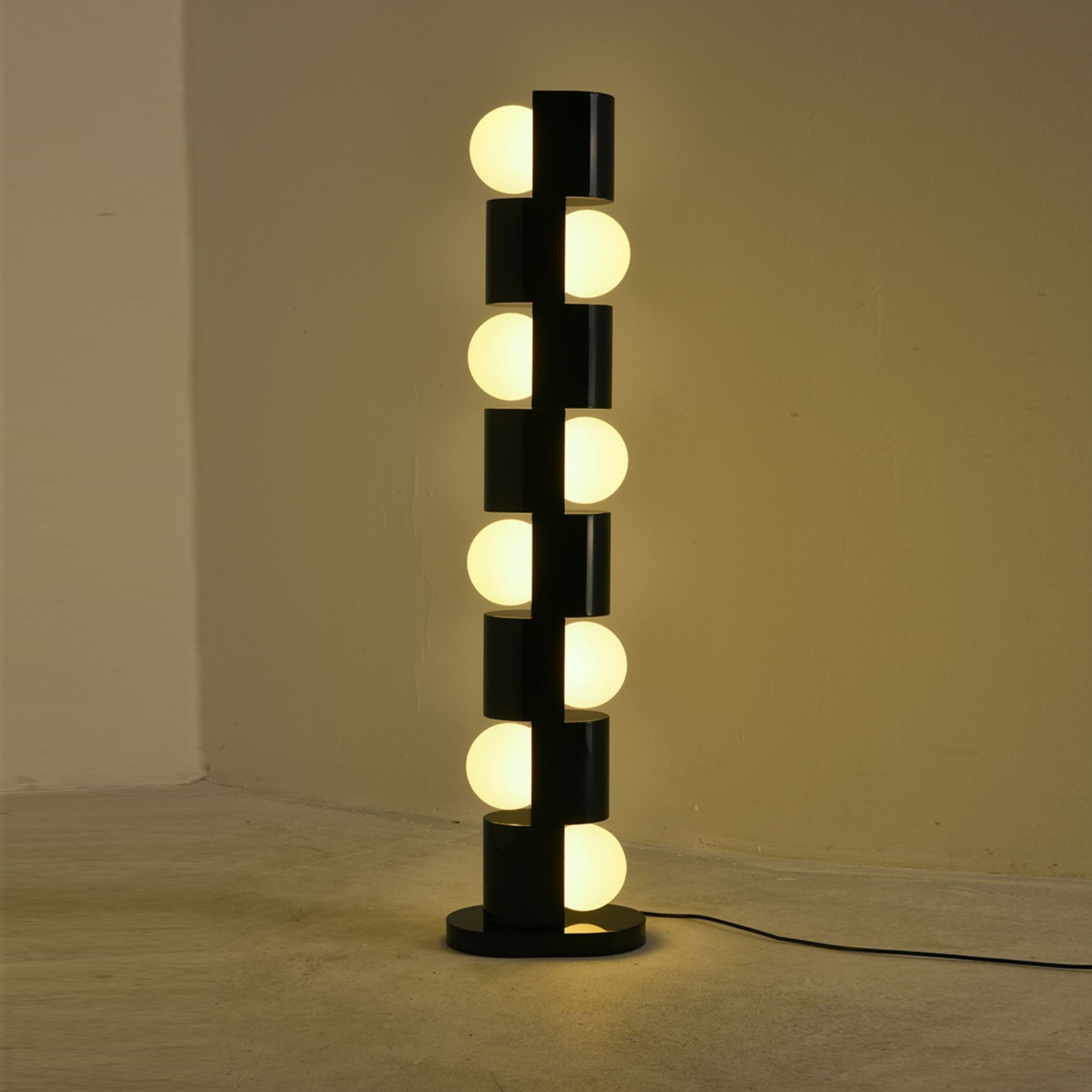 Viraeraine Floor Lamp