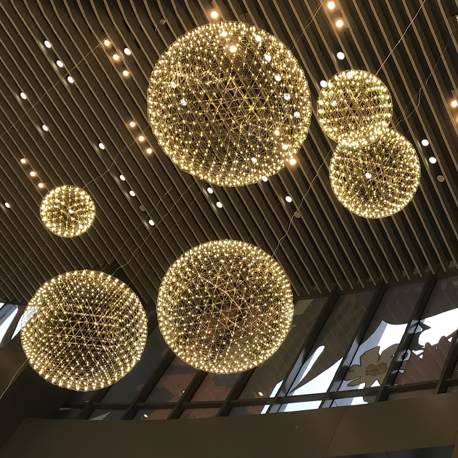 Sylvarin Gold Spark Ball Pendant Light