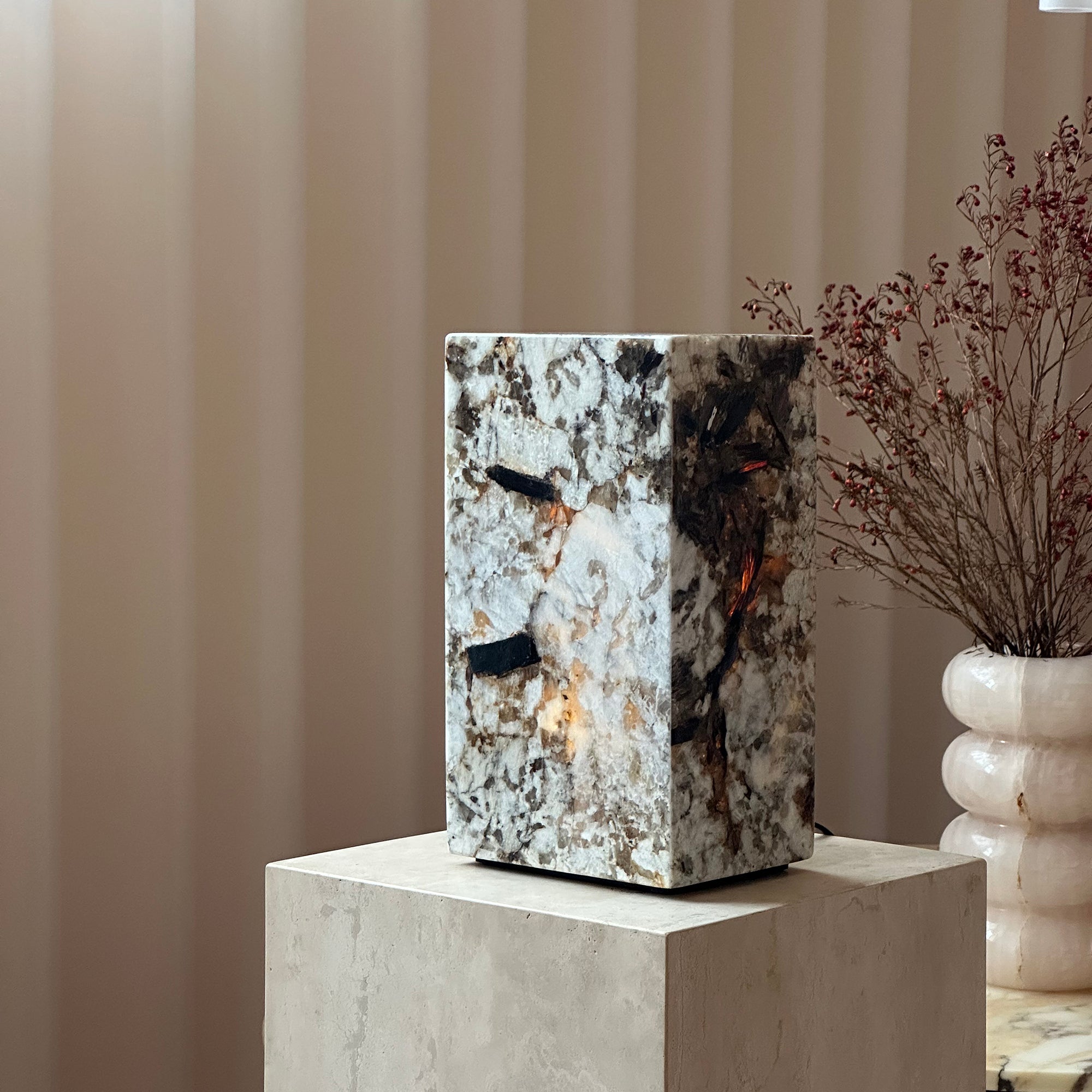 Orelorora Table Lamp