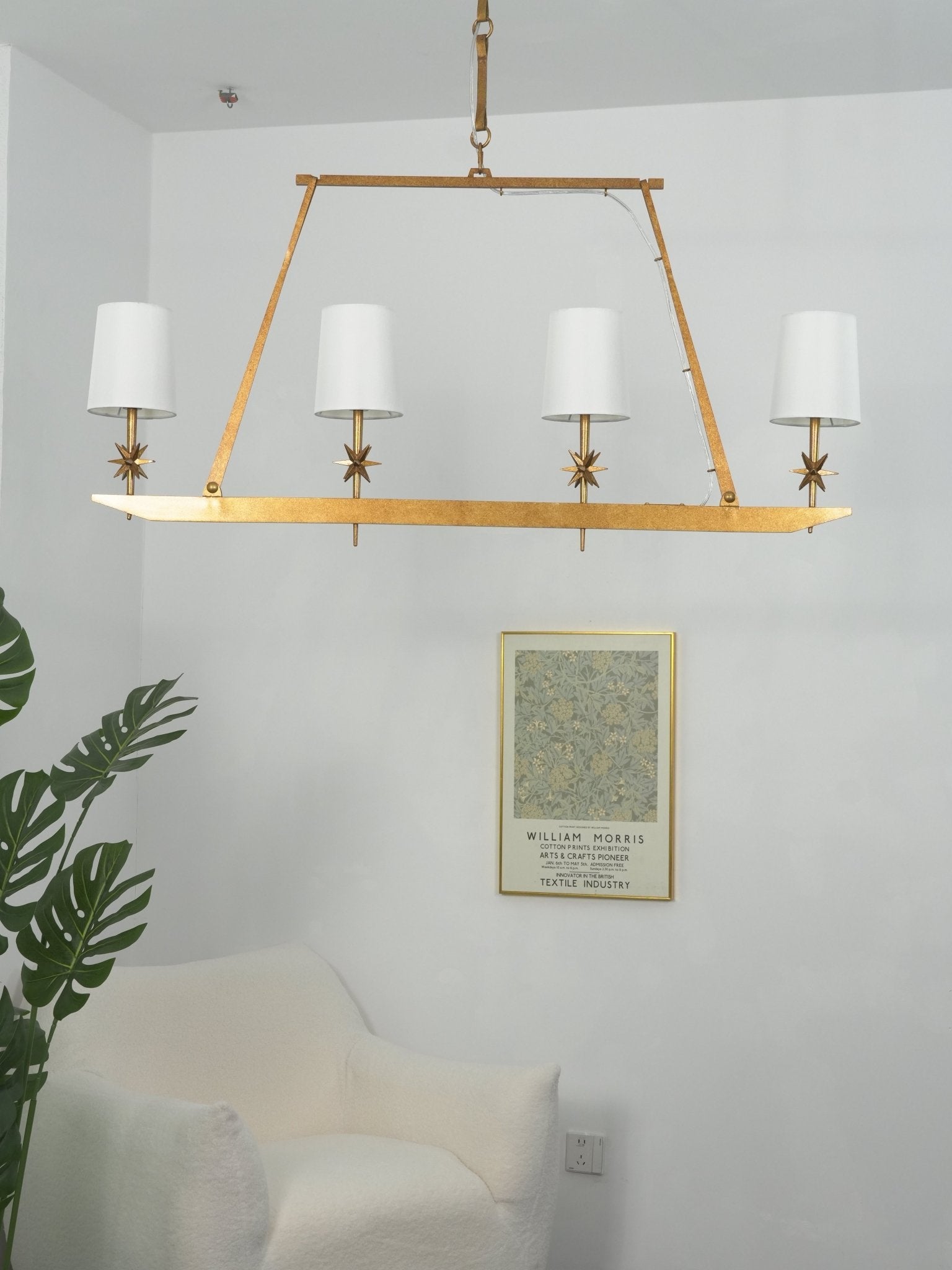 Lynve Brass Elegant Stellar Linear Chandelier