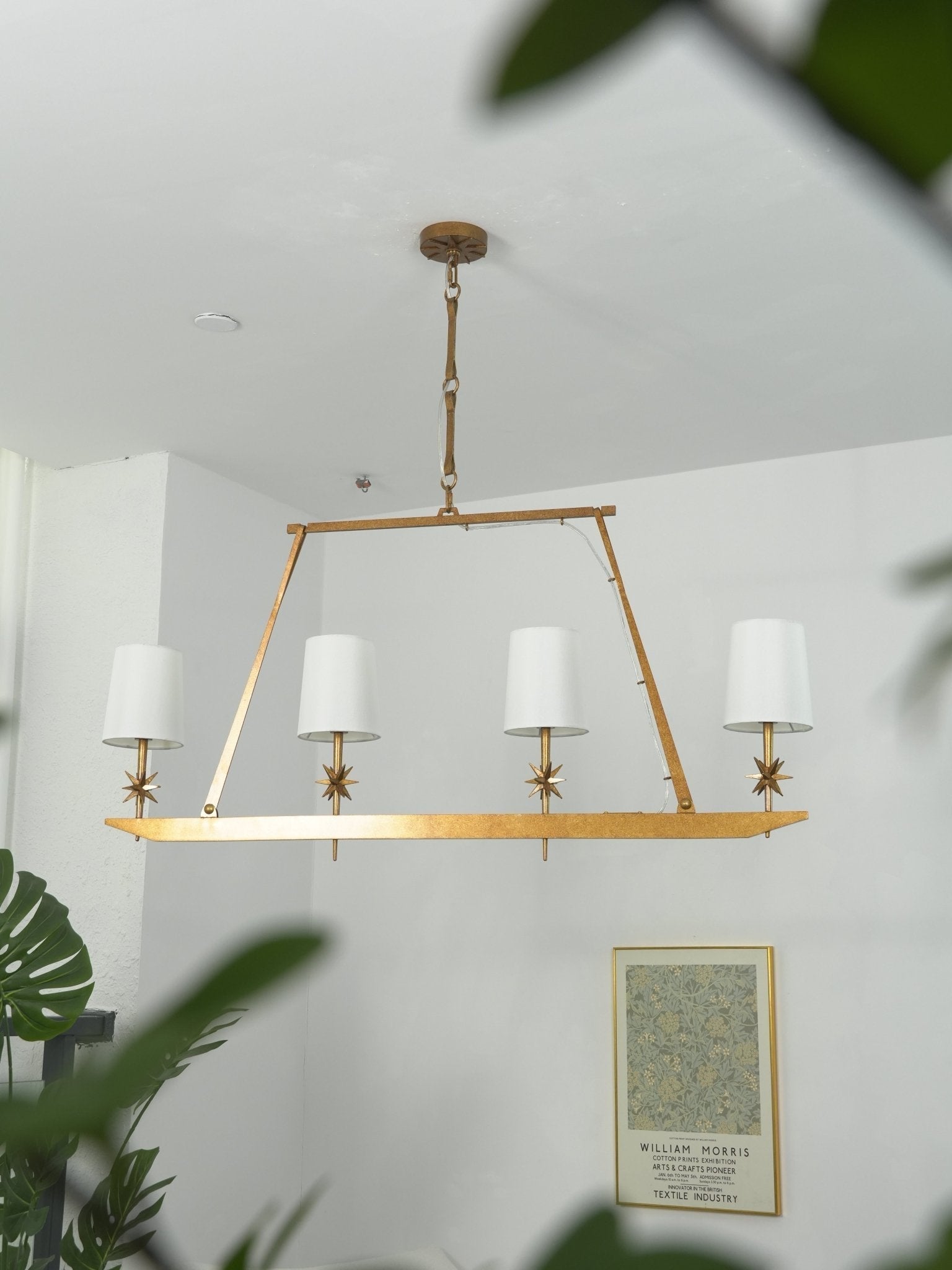 Lynve Brass Elegant Stellar Linear Chandelier