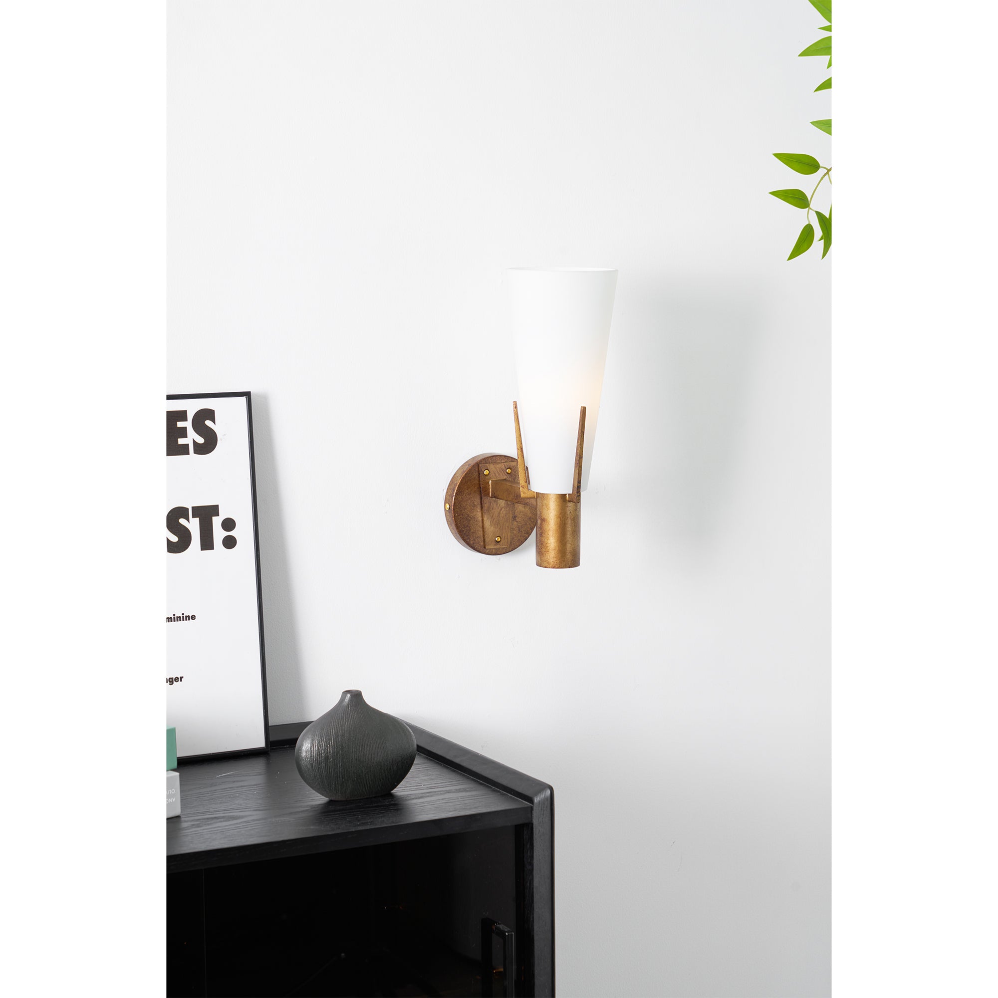 Vatalel Wall Lamp