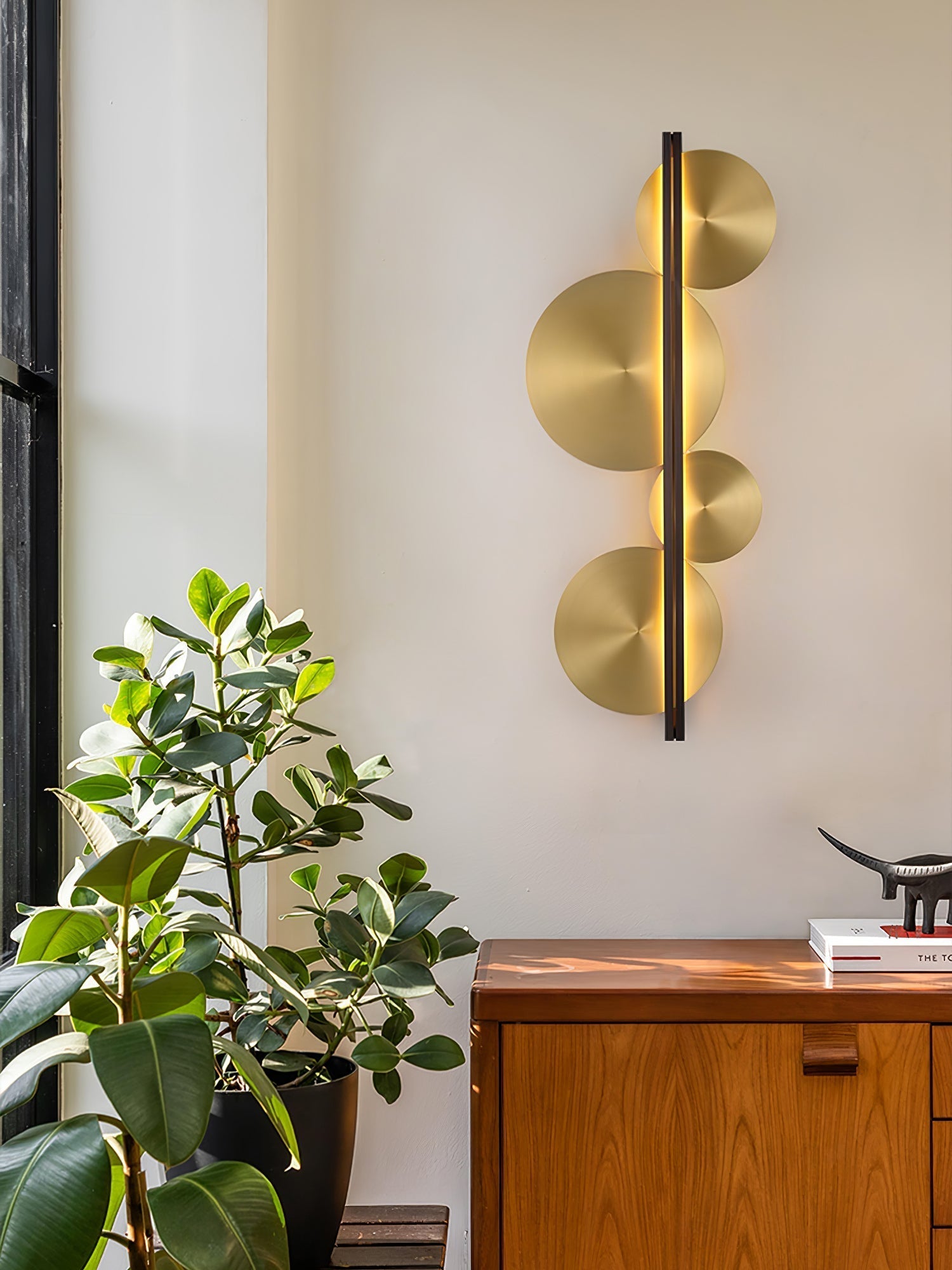 Oriivise Wall Lamp Gold Circular Sculptural