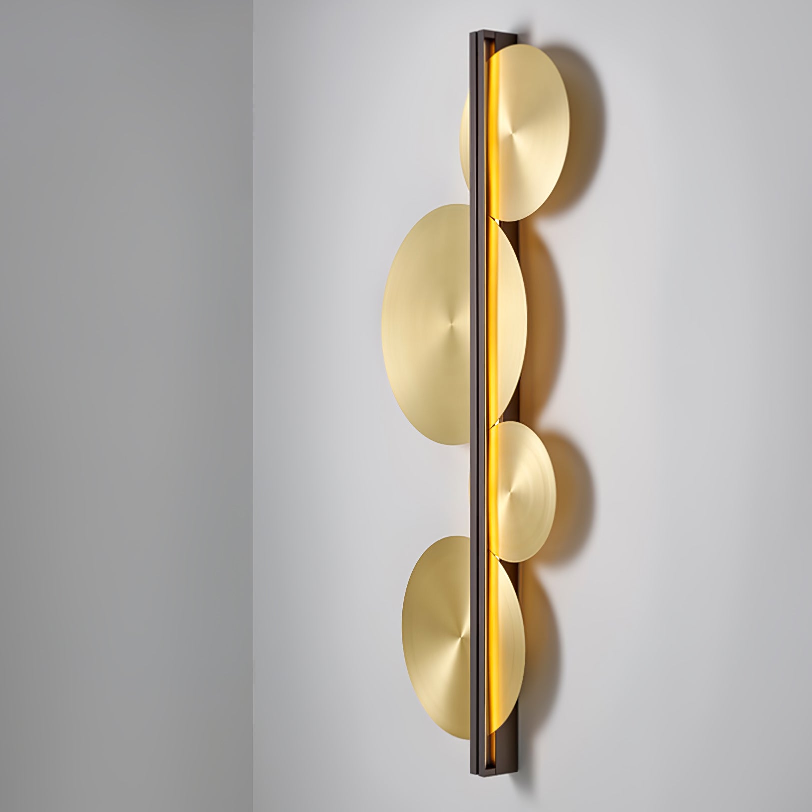 Oriivise Wall Lamp Gold Circular Sculptural