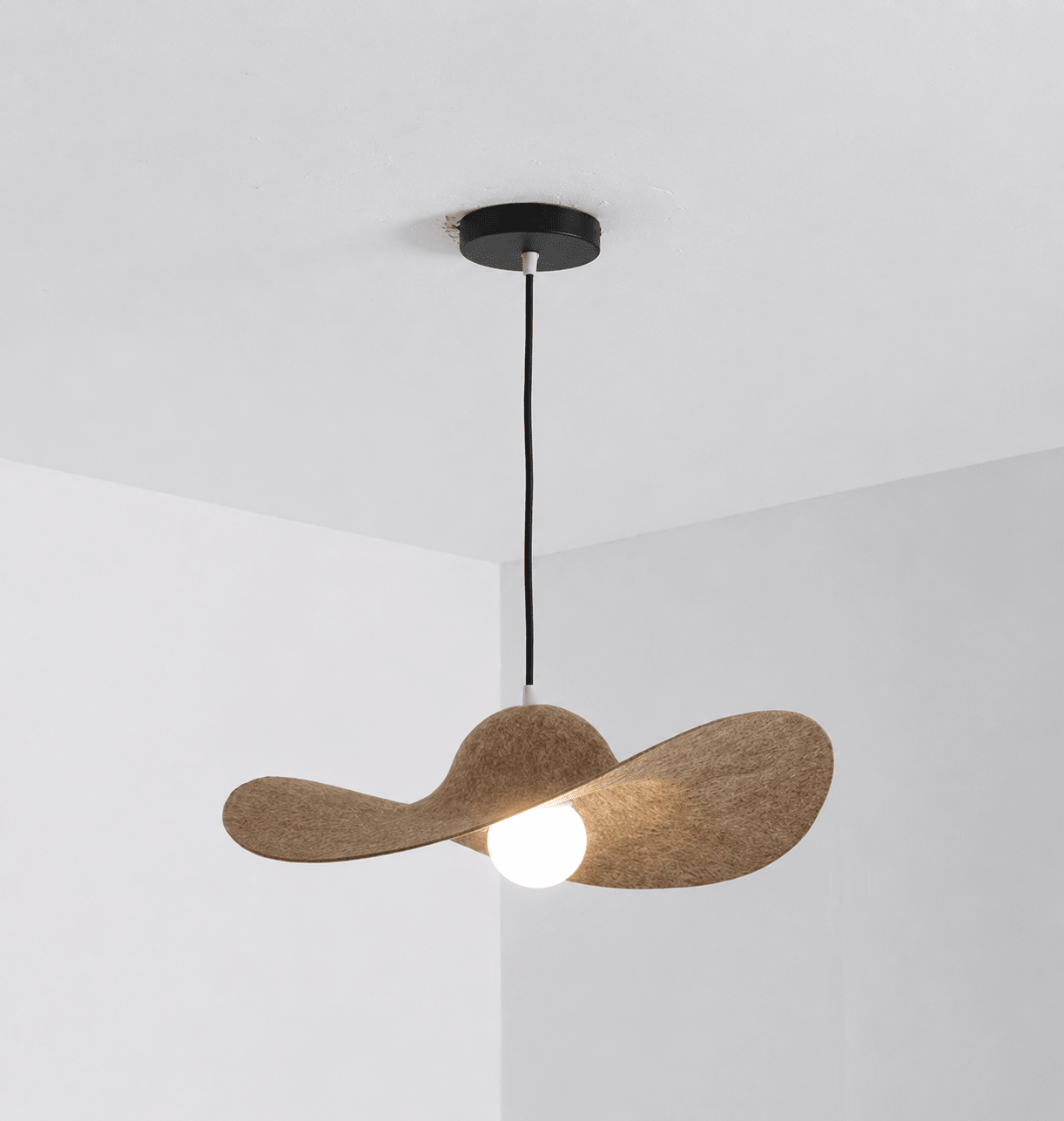Lumoeria Pendant Light
