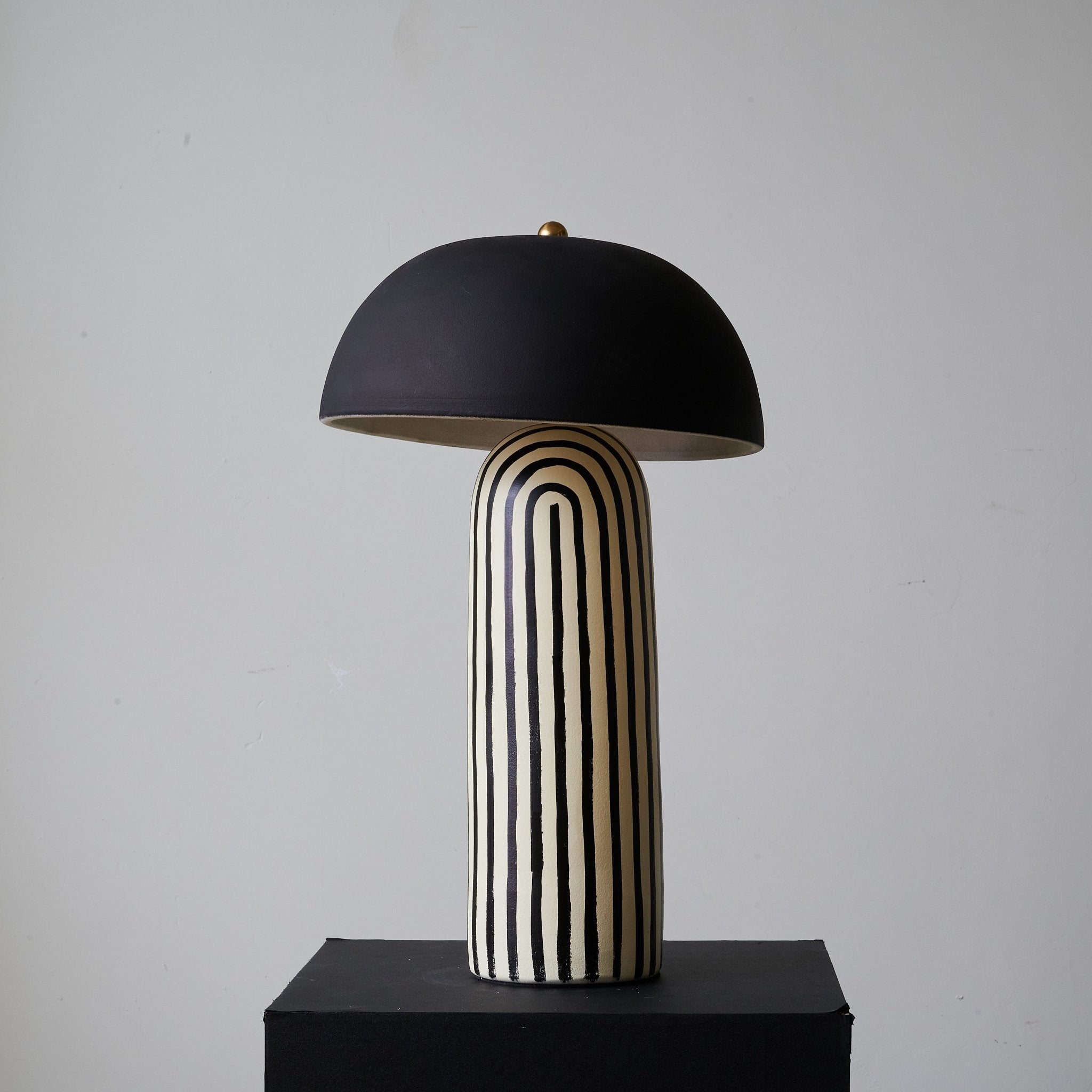 Moxyn Minimalist Ceramics Table Lamp