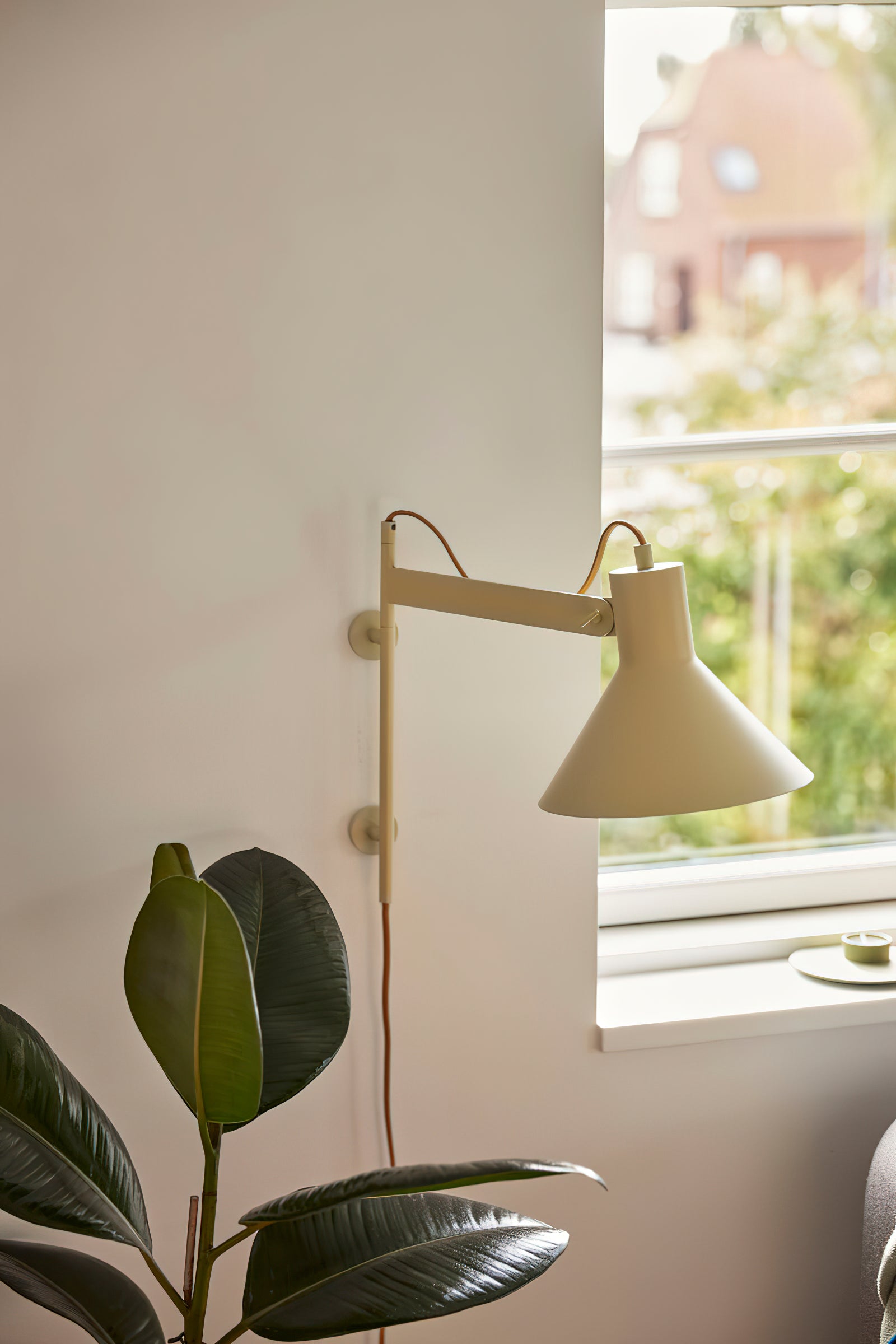 Avenirise Wall Lamp