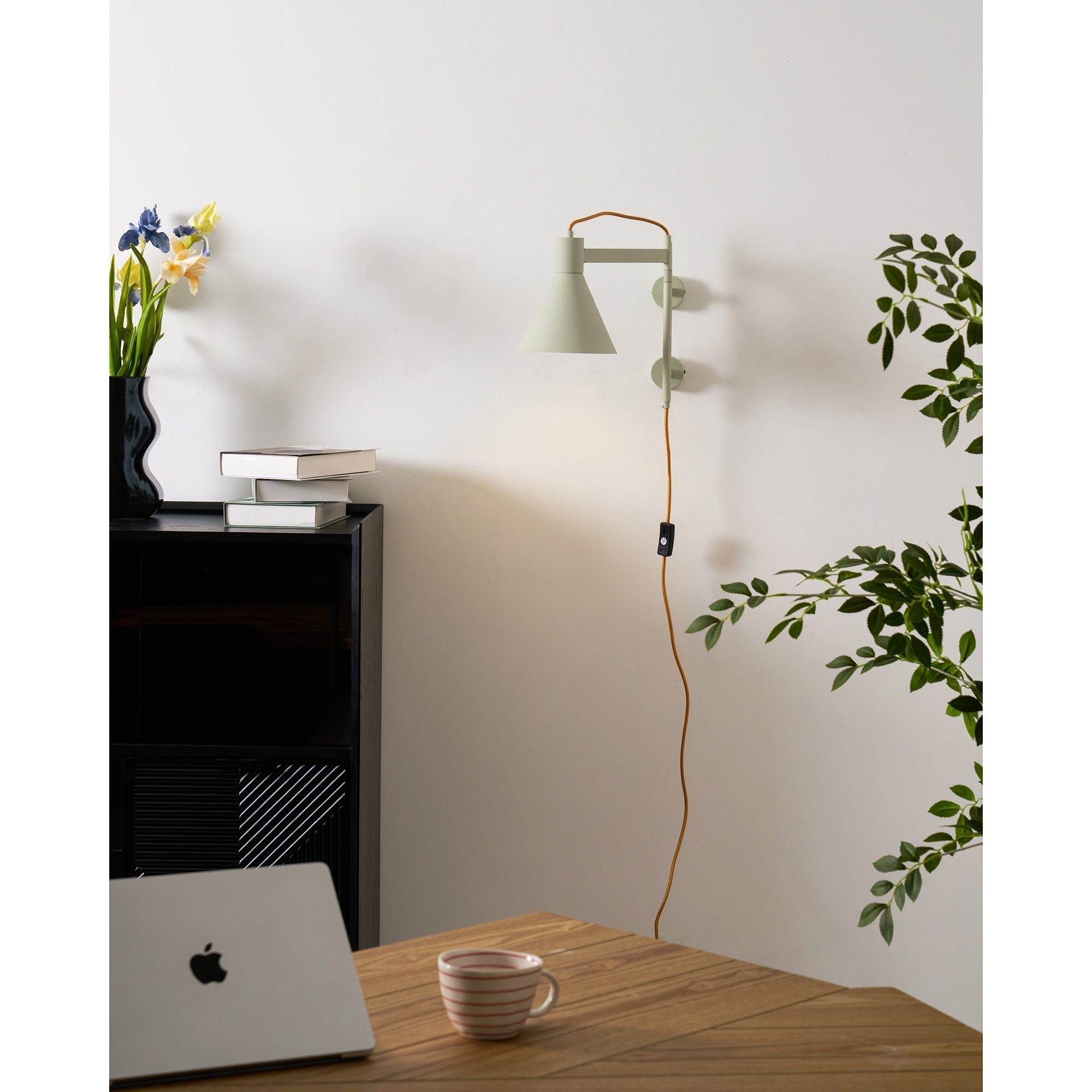 Avenirise Wall Lamp