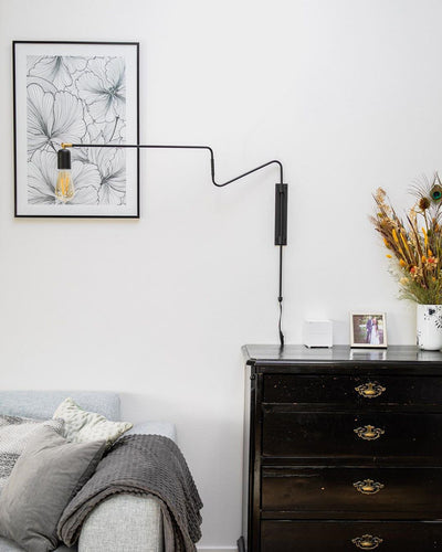 Viraeira Wall Lamp