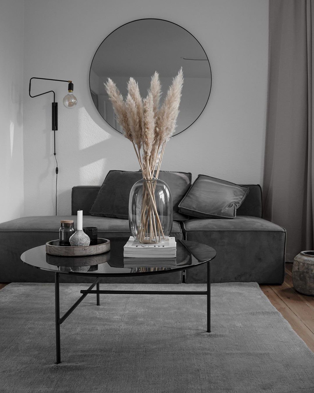 Viraeira Wall Lamp