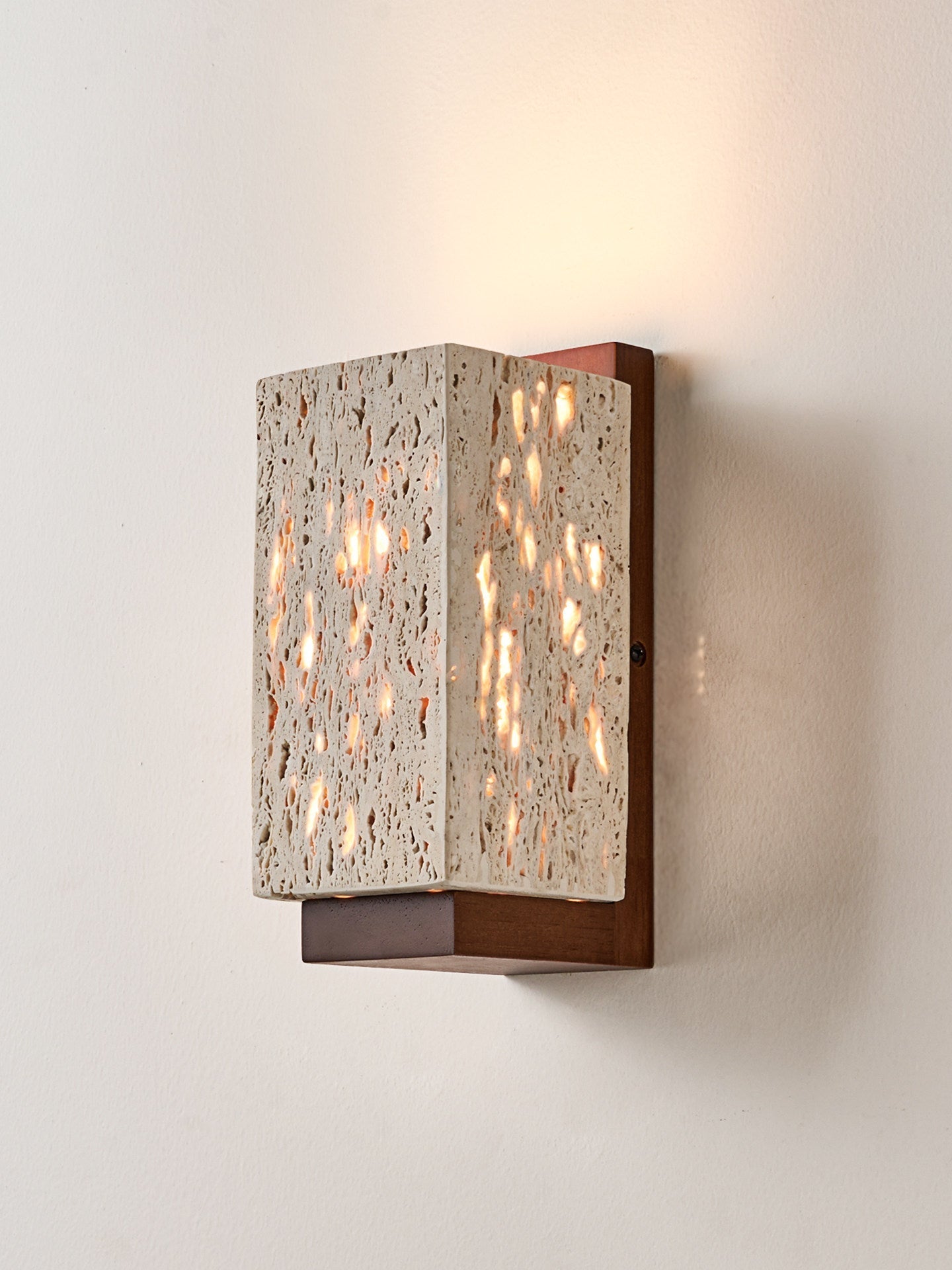 Velivaya Glow Corner Wall Light