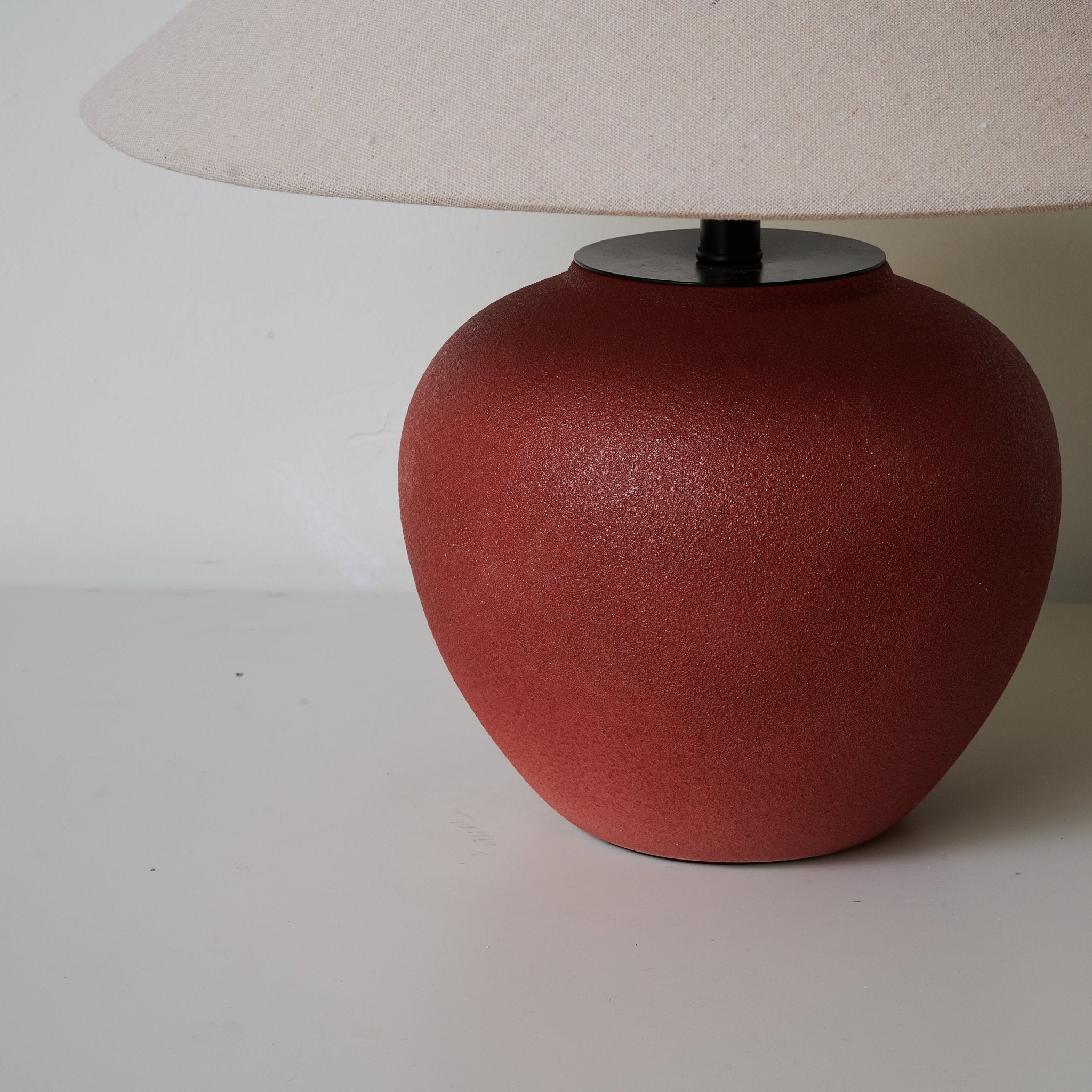 Kiara Minimalist Ceramics Table Lamp