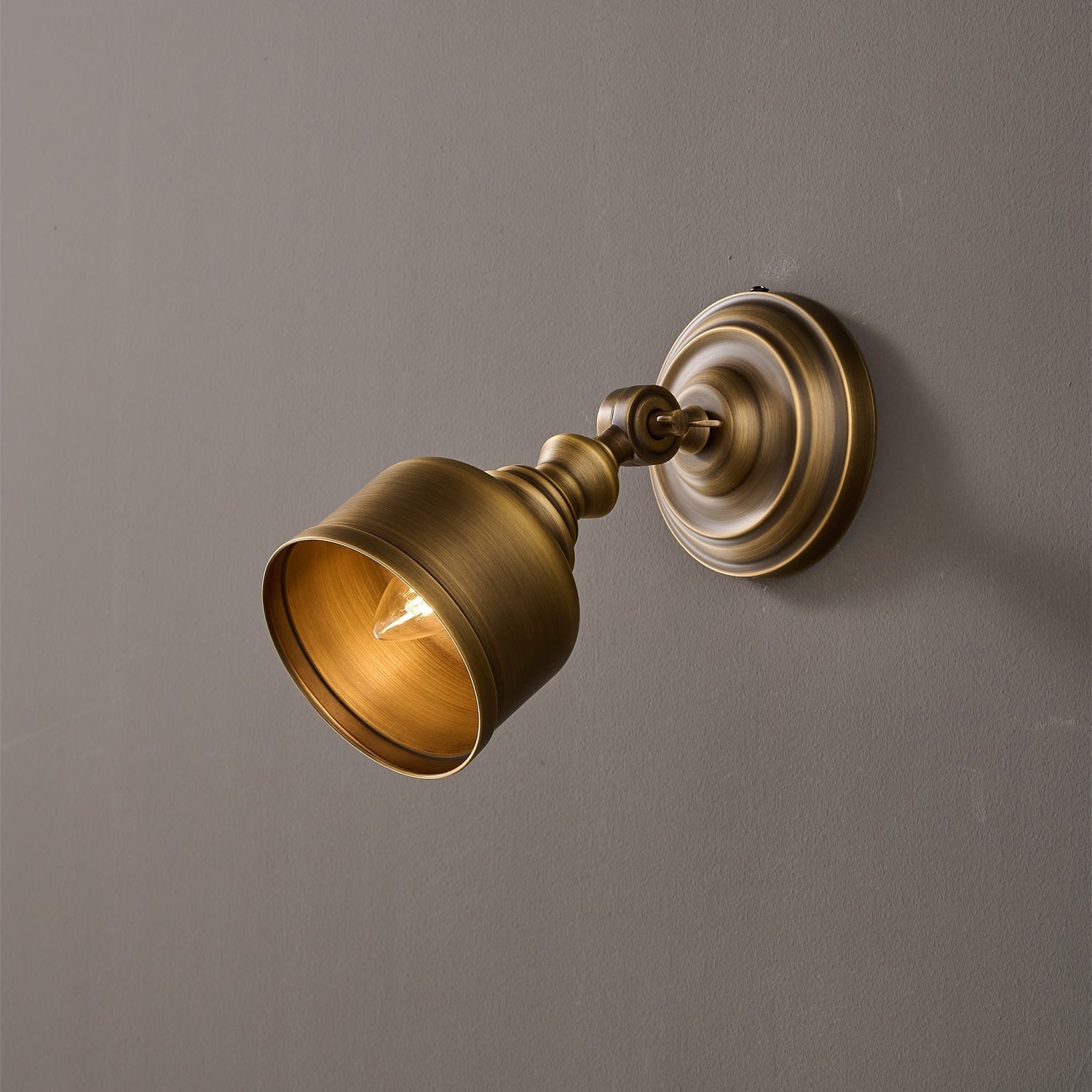 Graham Wall Lamp