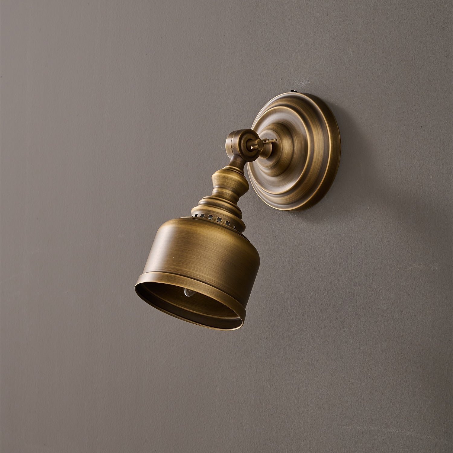 Graham Wall Lamp