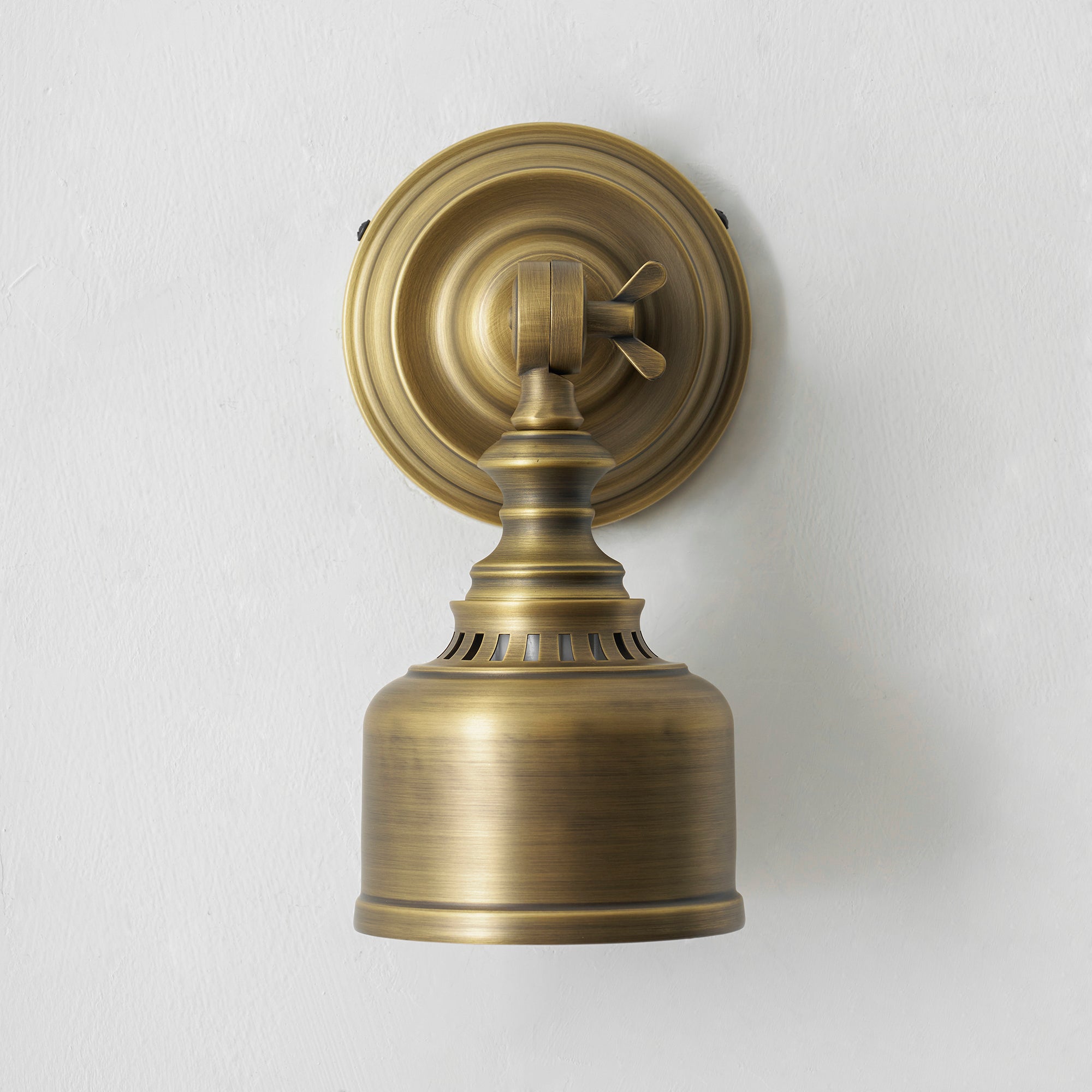 Graham Wall Lamp