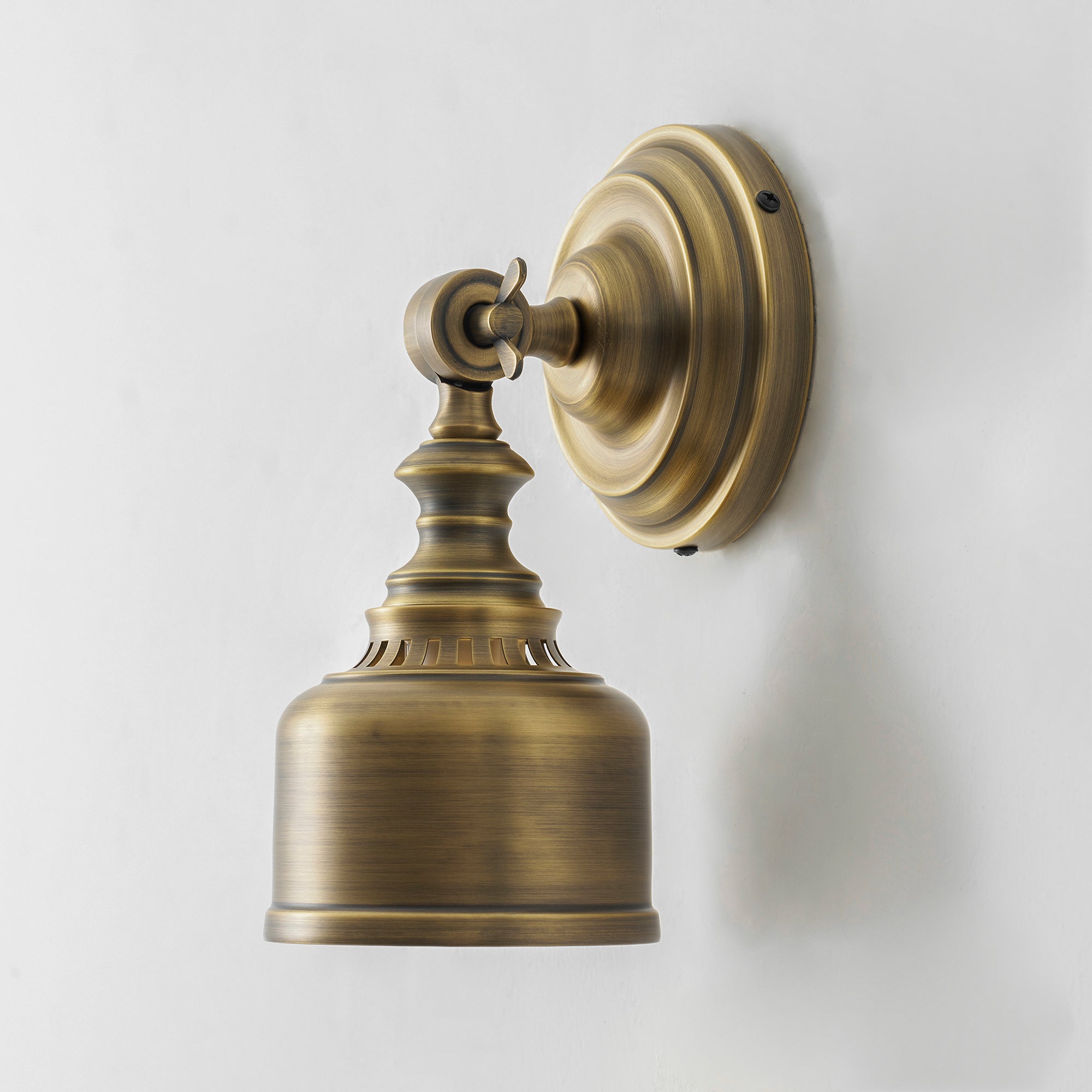 Graham Wall Lamp