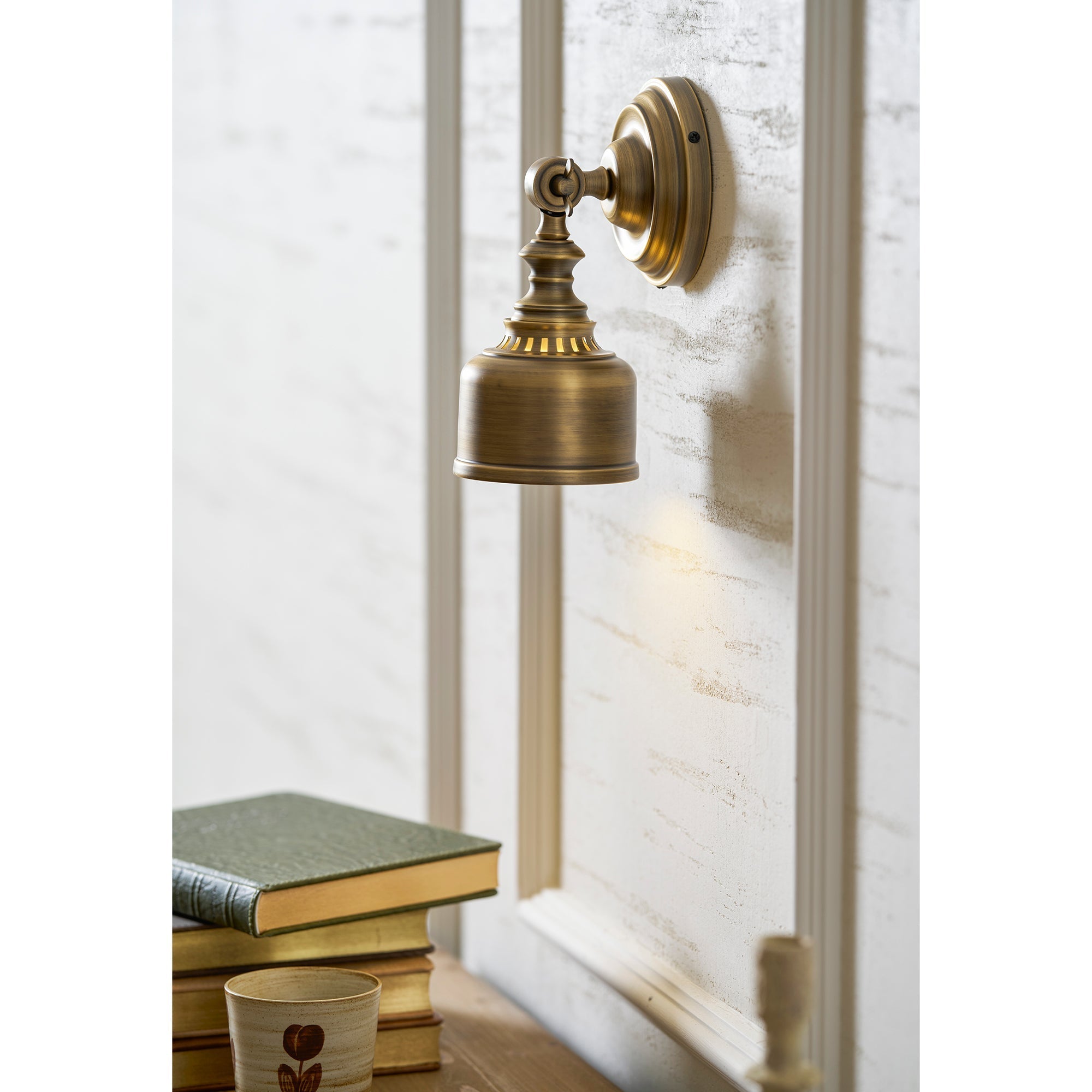 Graham Wall Lamp