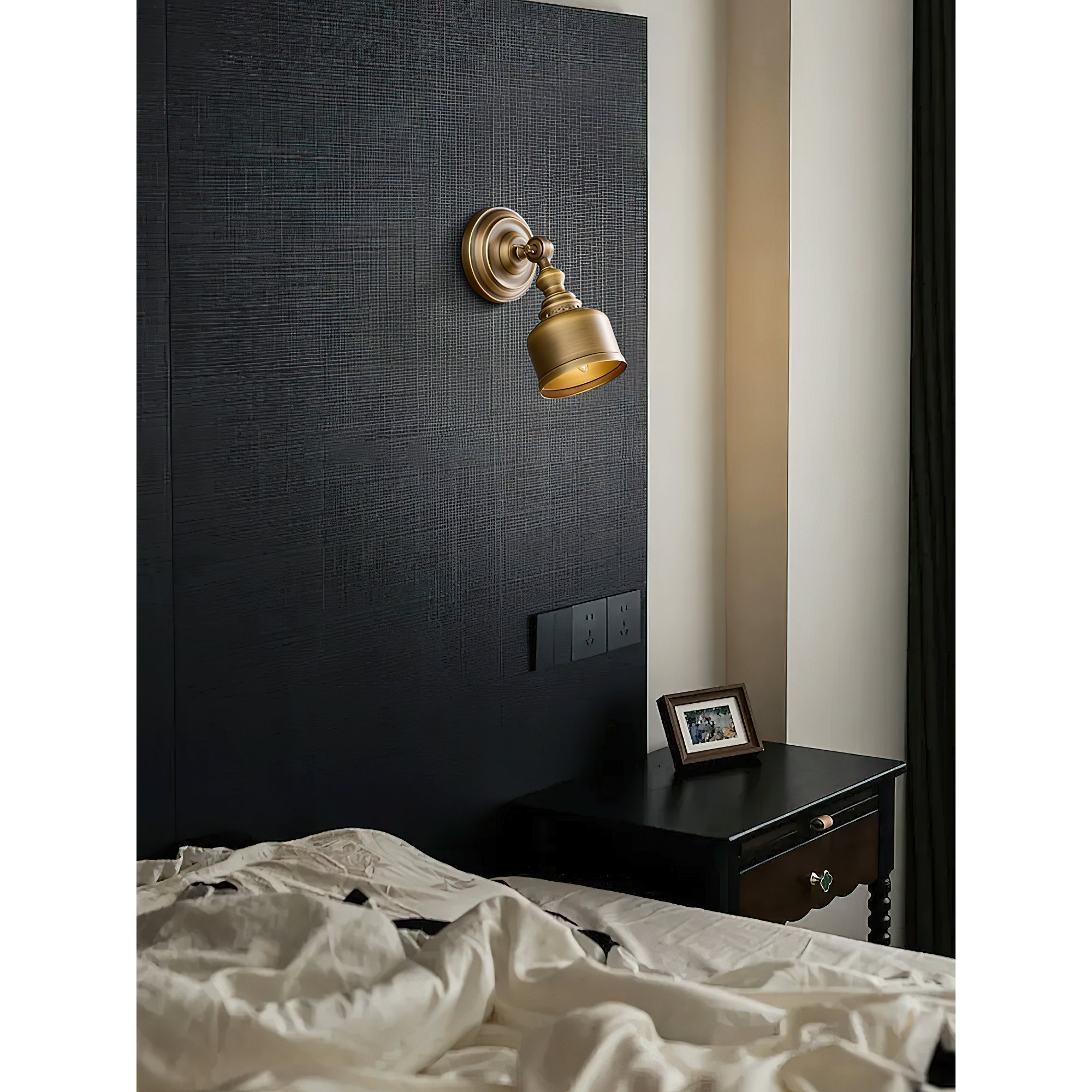 Graham Wall Lamp