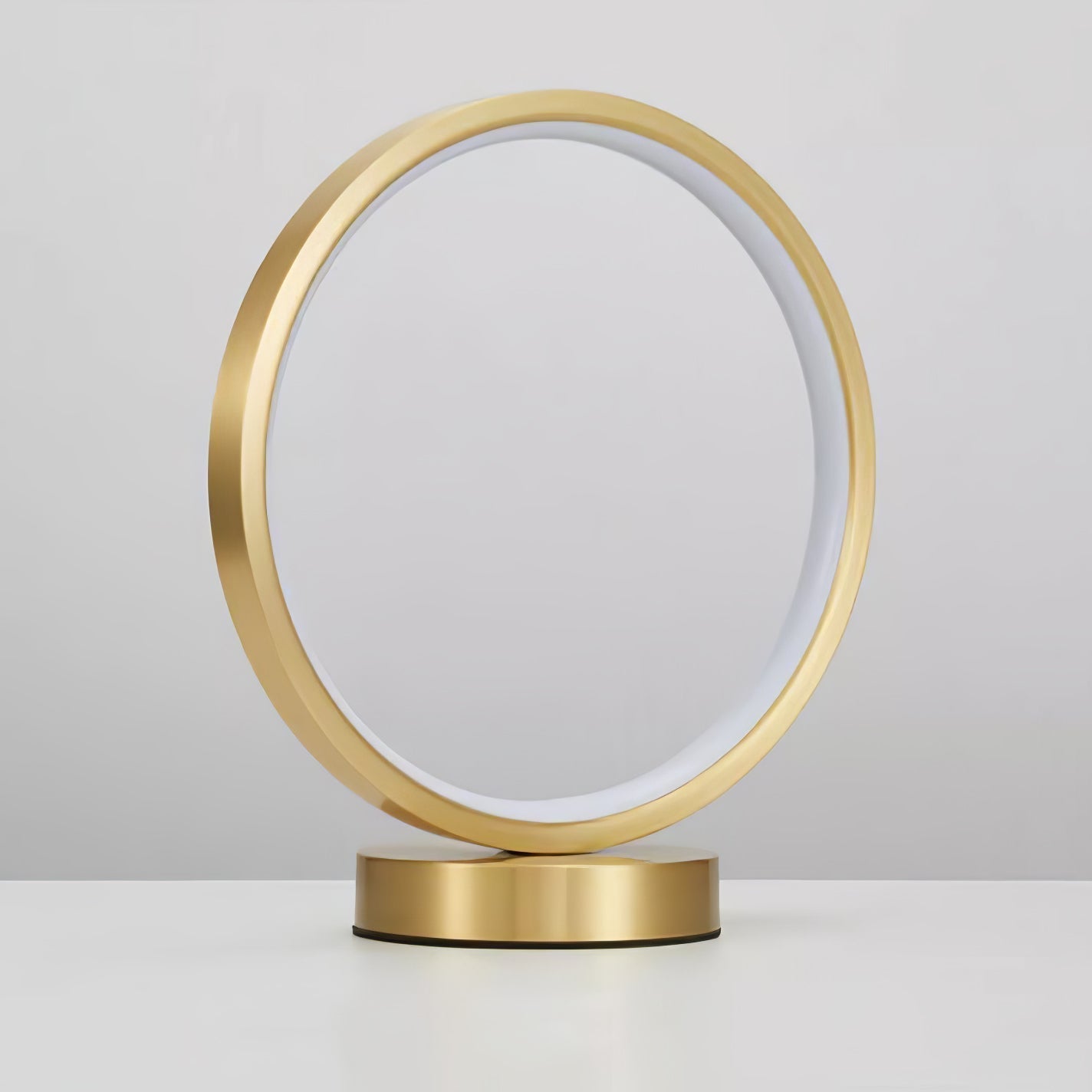 Cirra Elegan Brass Table Lamp