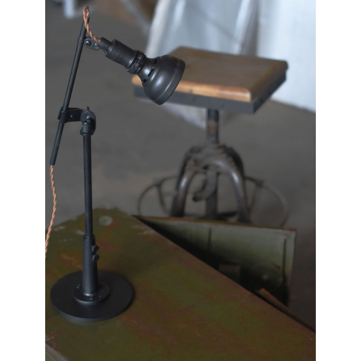 Rivuina Table Lamp