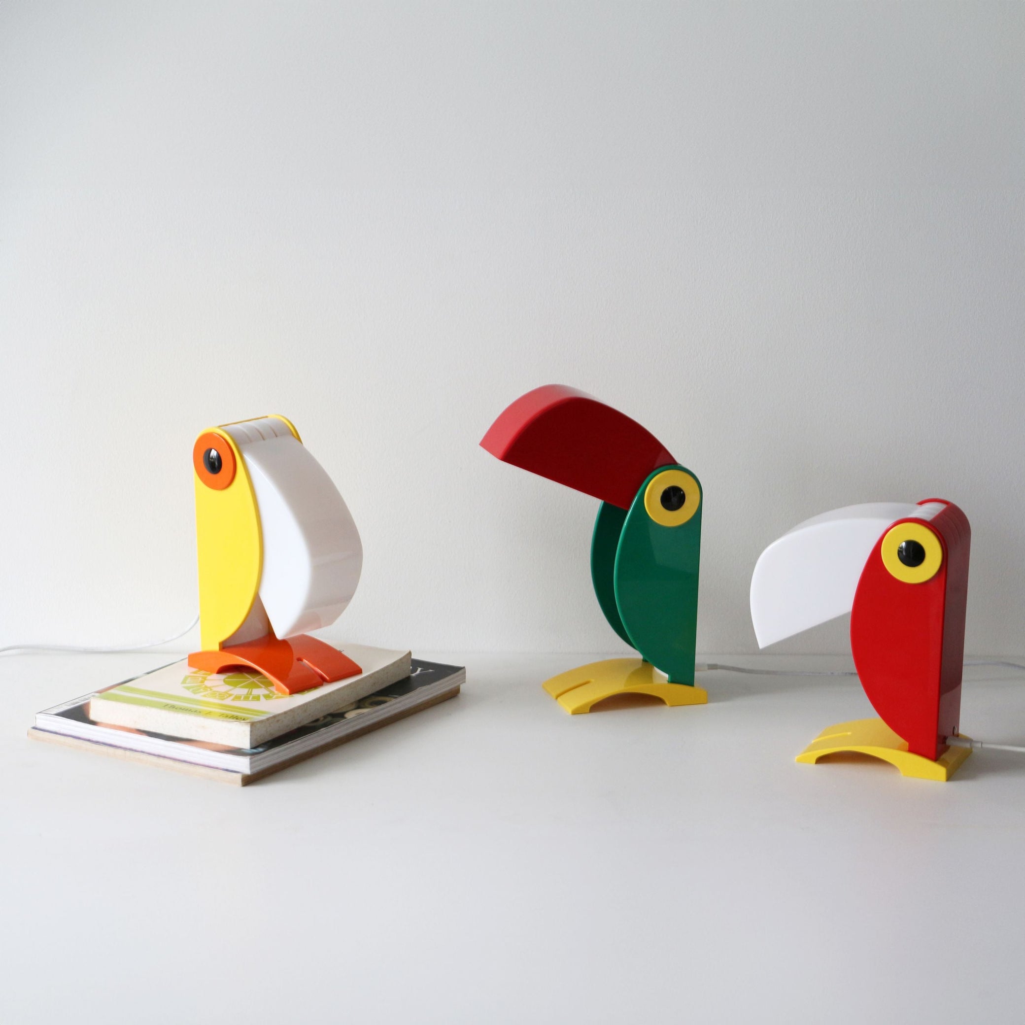 Viraeniella Table Lamp (Built-in Battery)